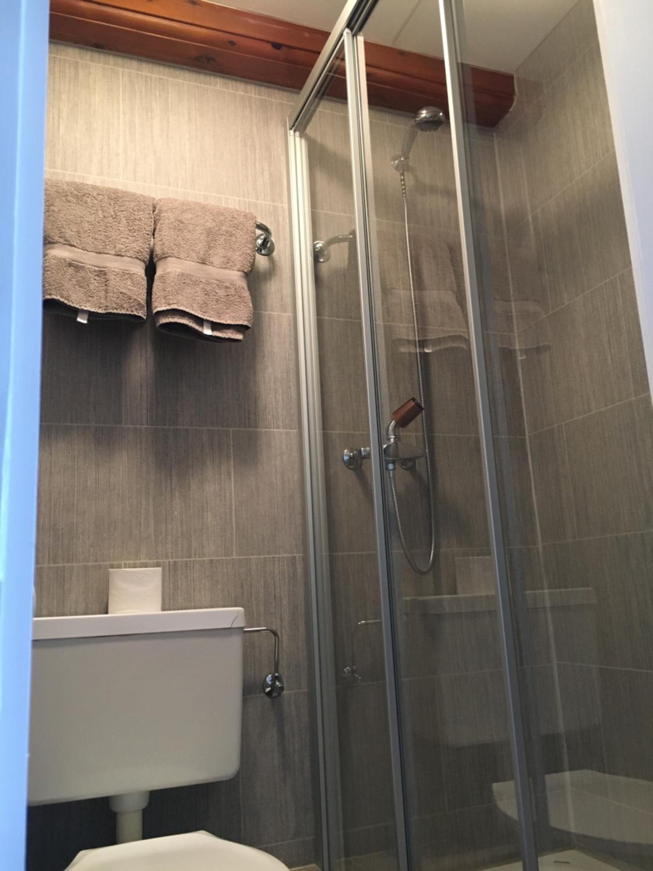 Standard Double Room - Photo 2