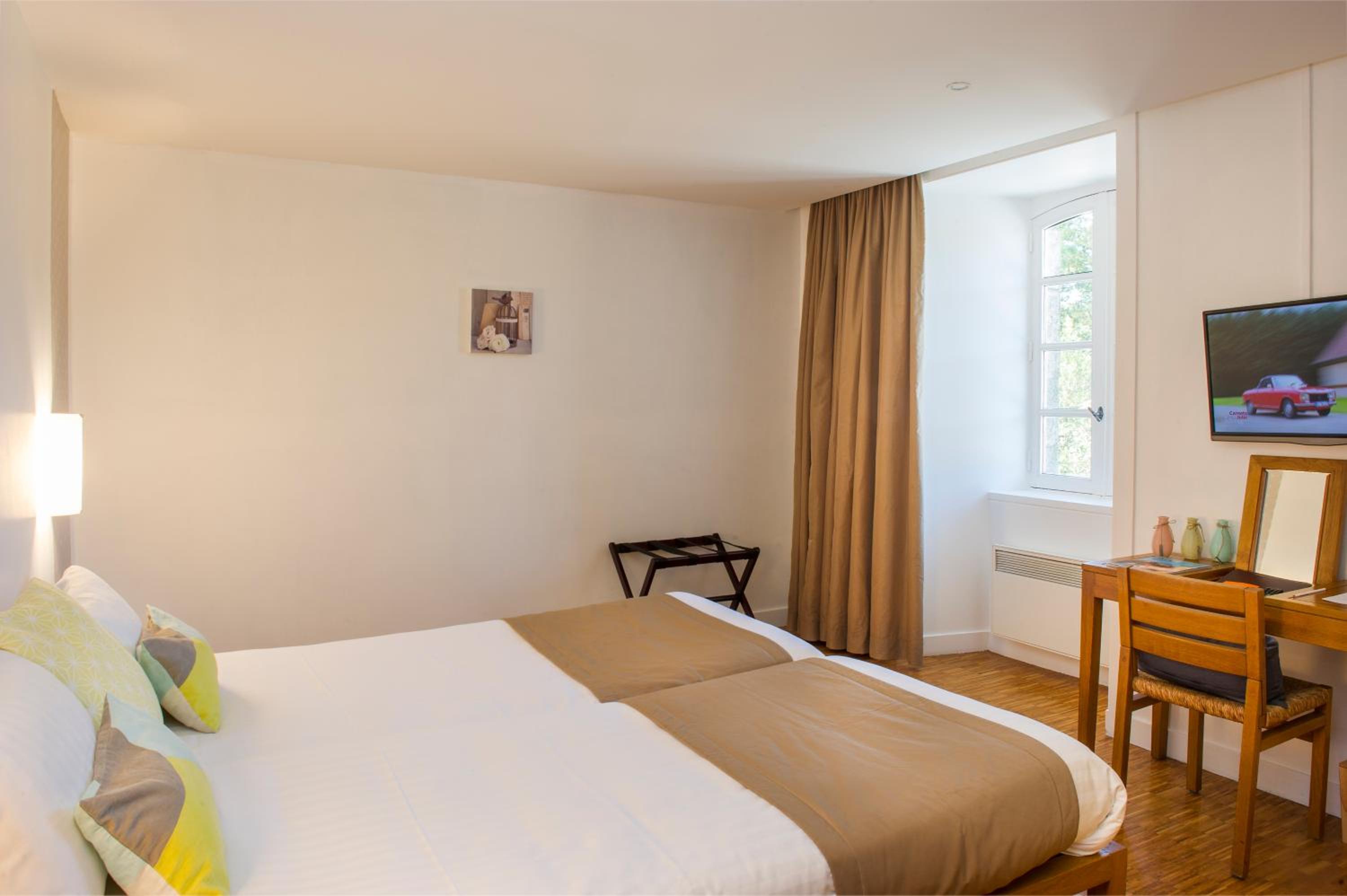 Standard Double Room - Photo 5
