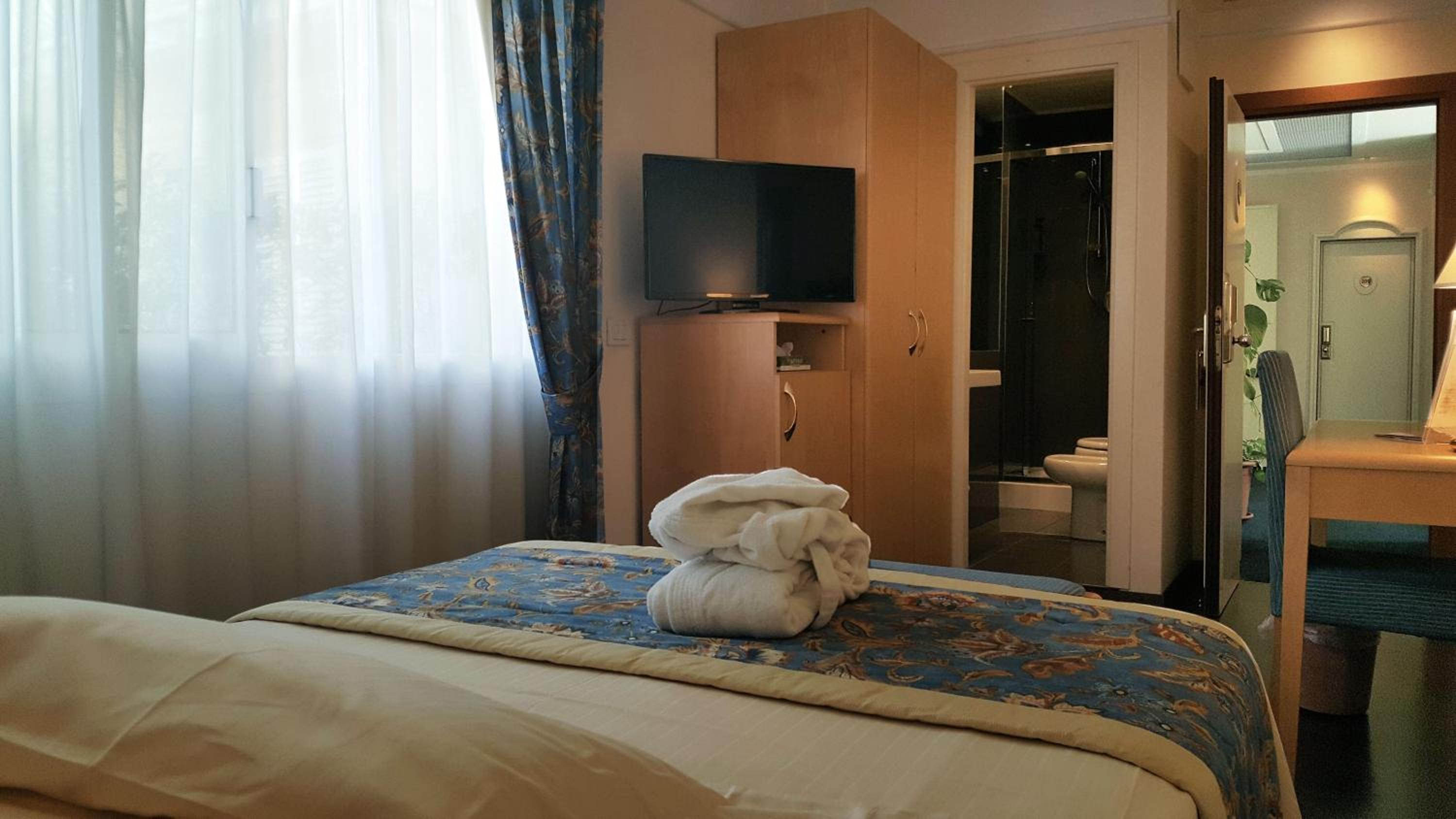 Small Double Room photo 3