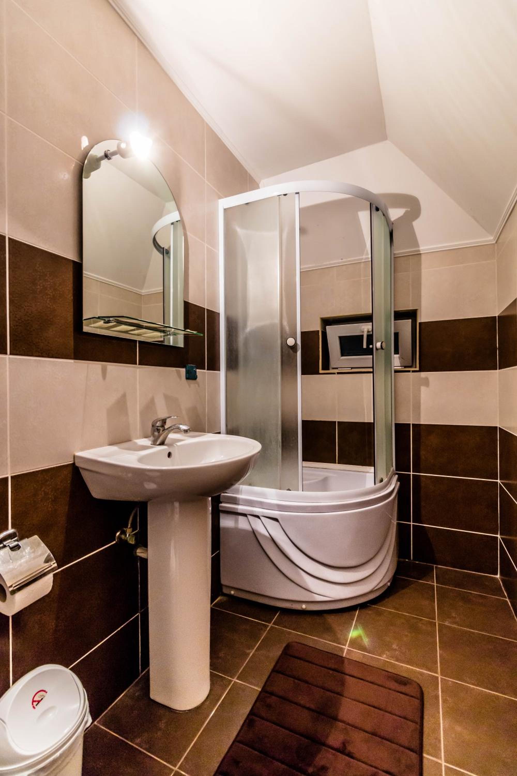Standard Double Room - Photo 3