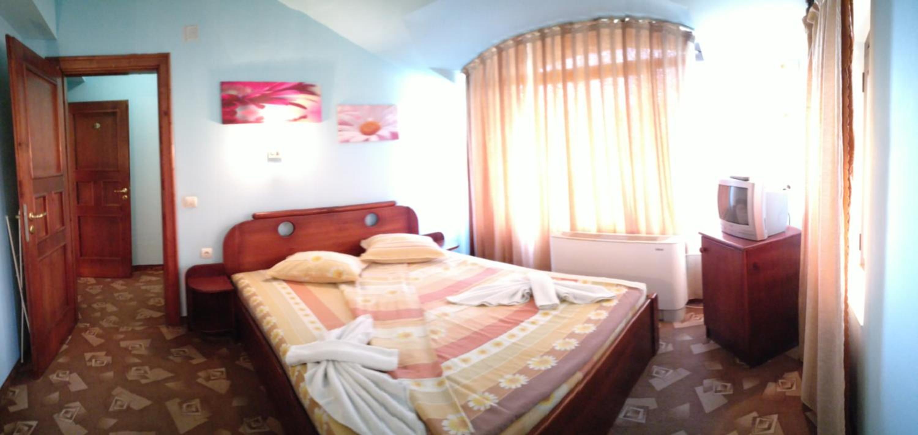 Economy Double Room - Photo 4