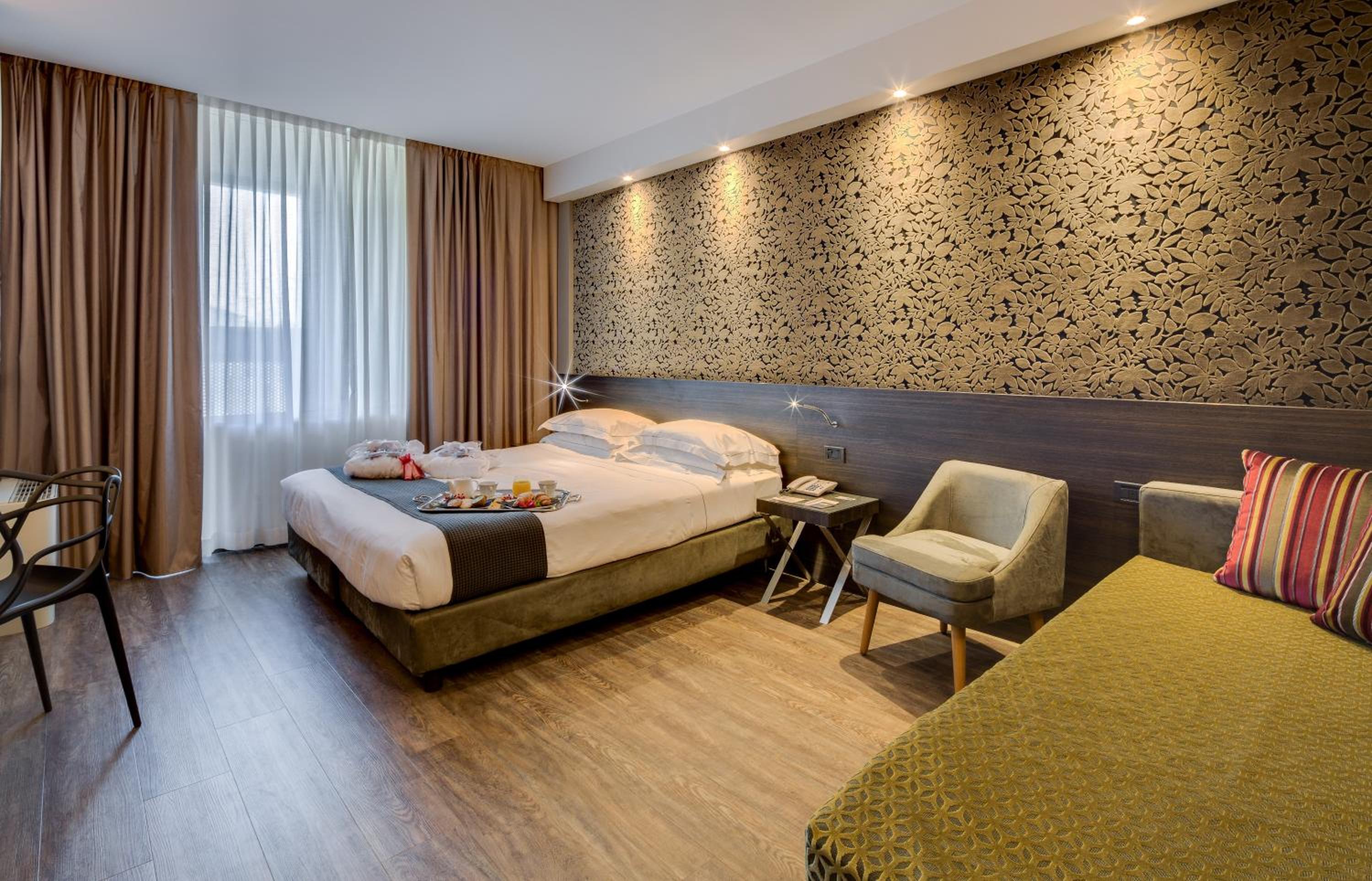 Executive King Room with Balcony photo 2