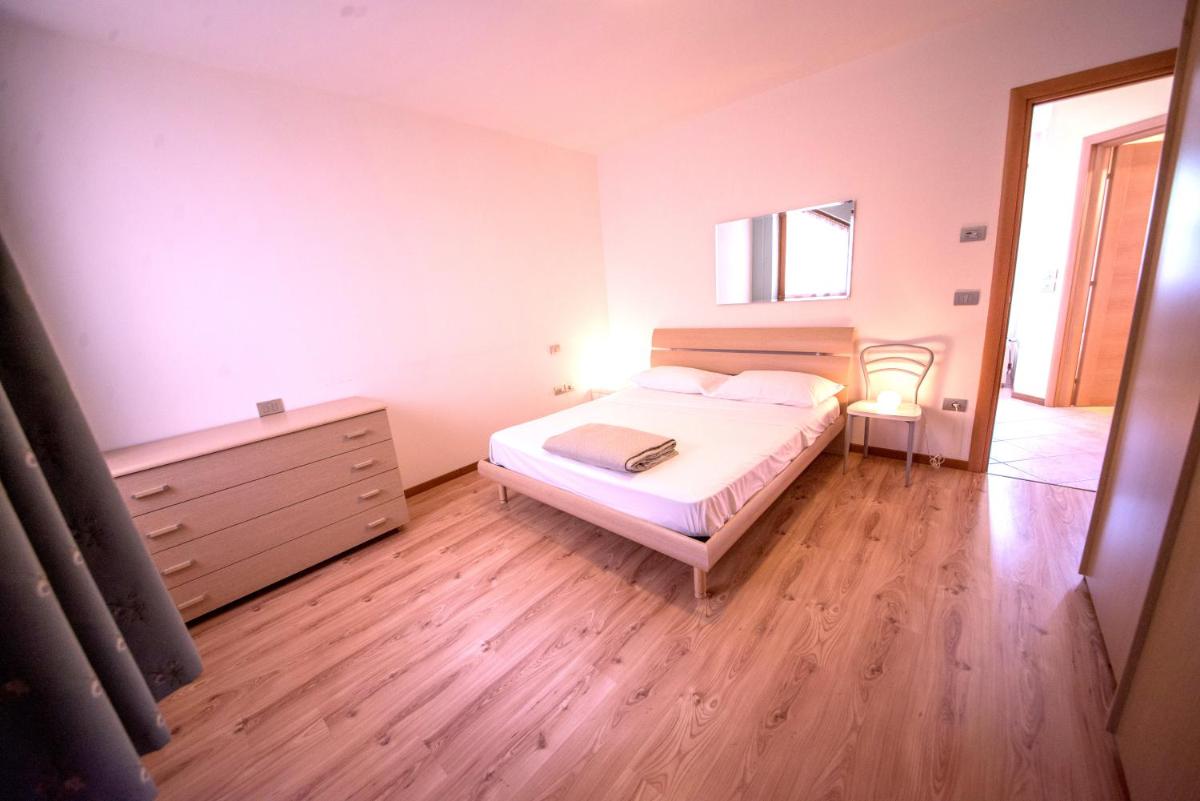 One-Bedroom Apartment photo 3