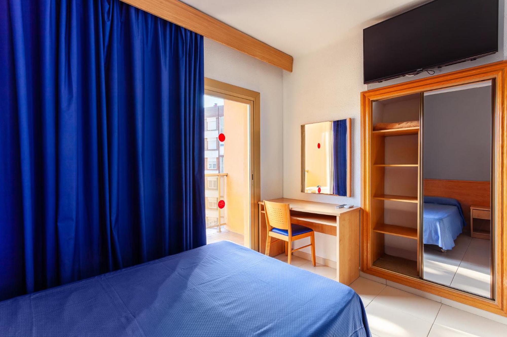 Quadruple Room with Pool View (4 pax)