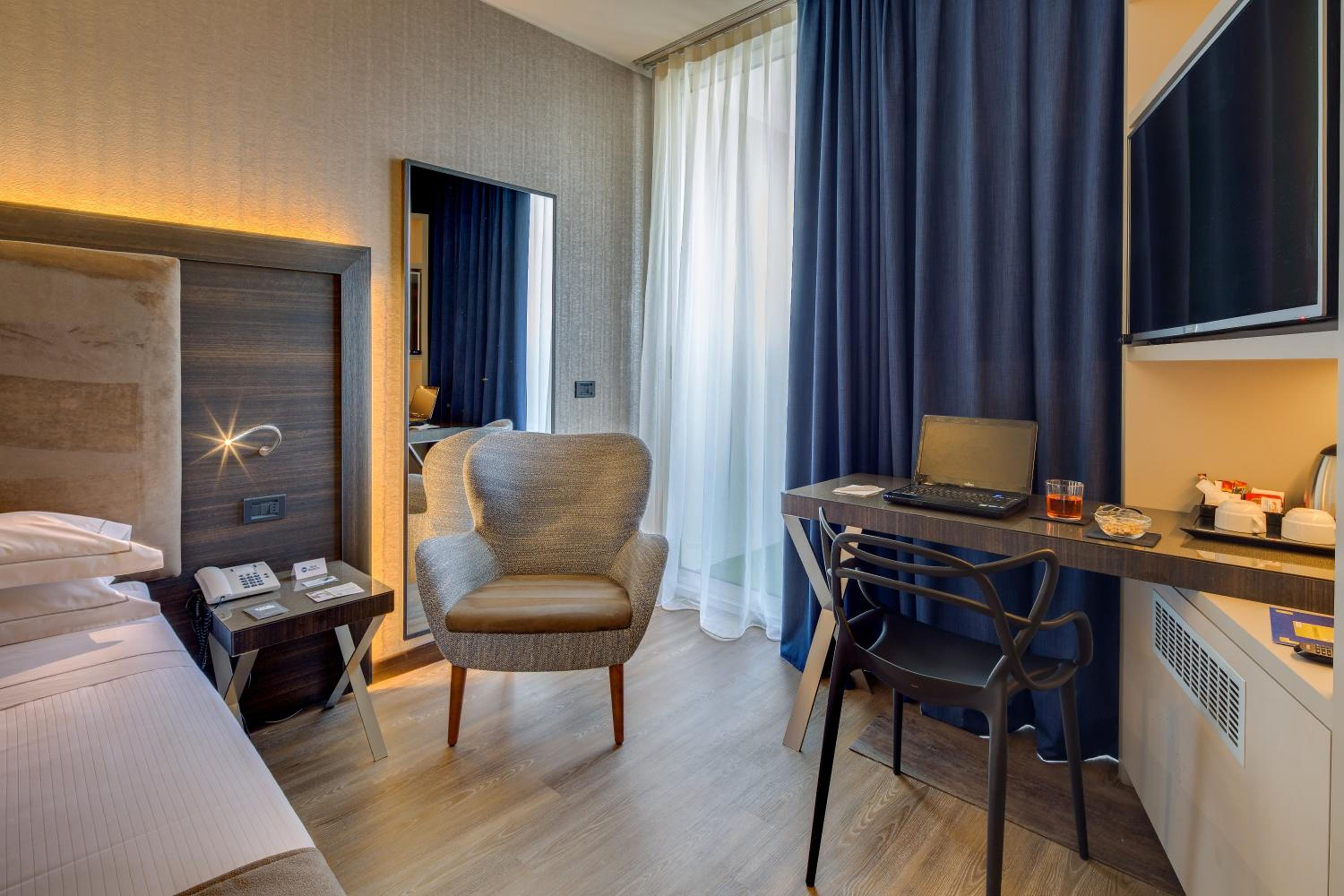 Superior Twin Room - Non-Smoking - Photo 7
