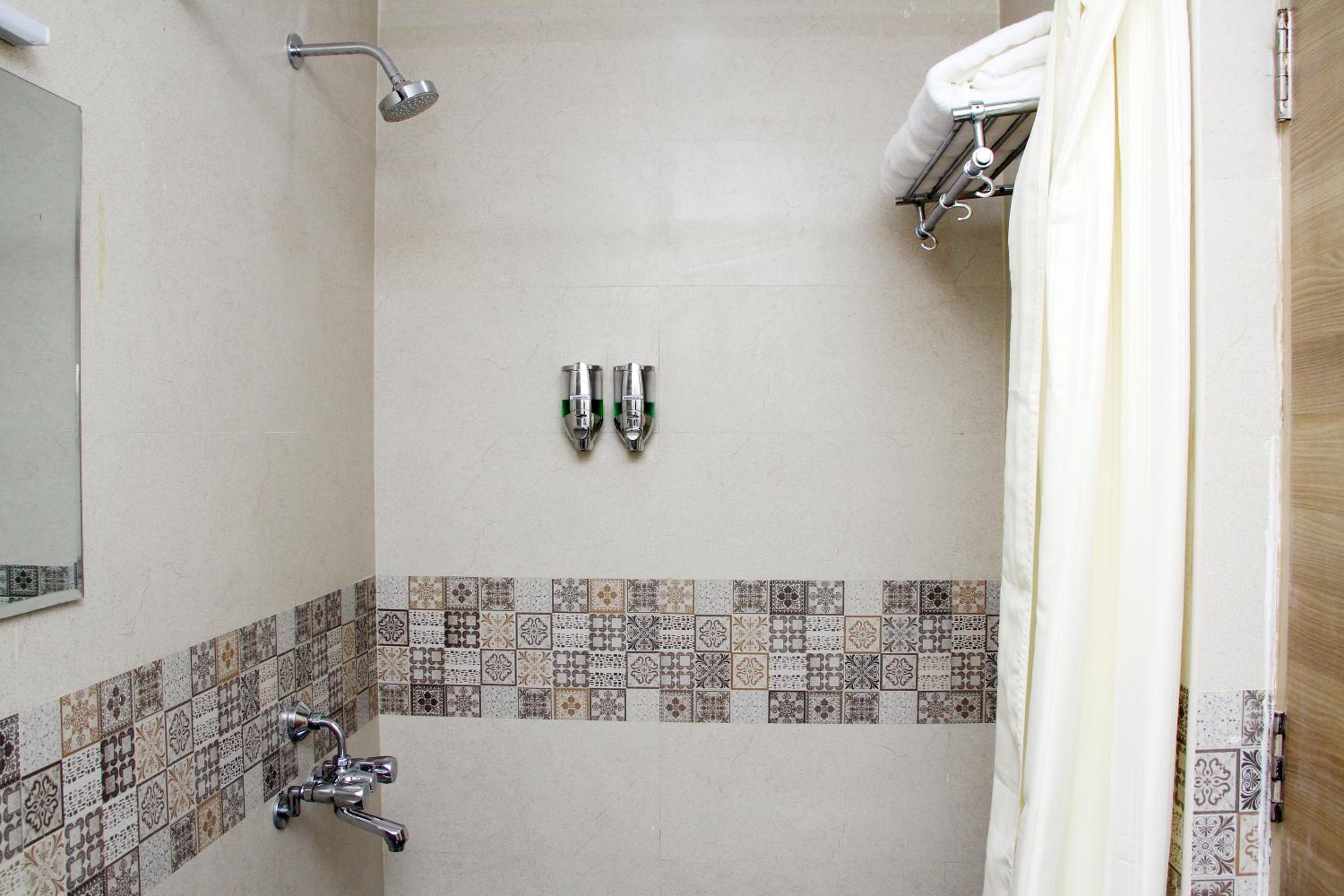 Deluxe Double or Twin Room photo 2