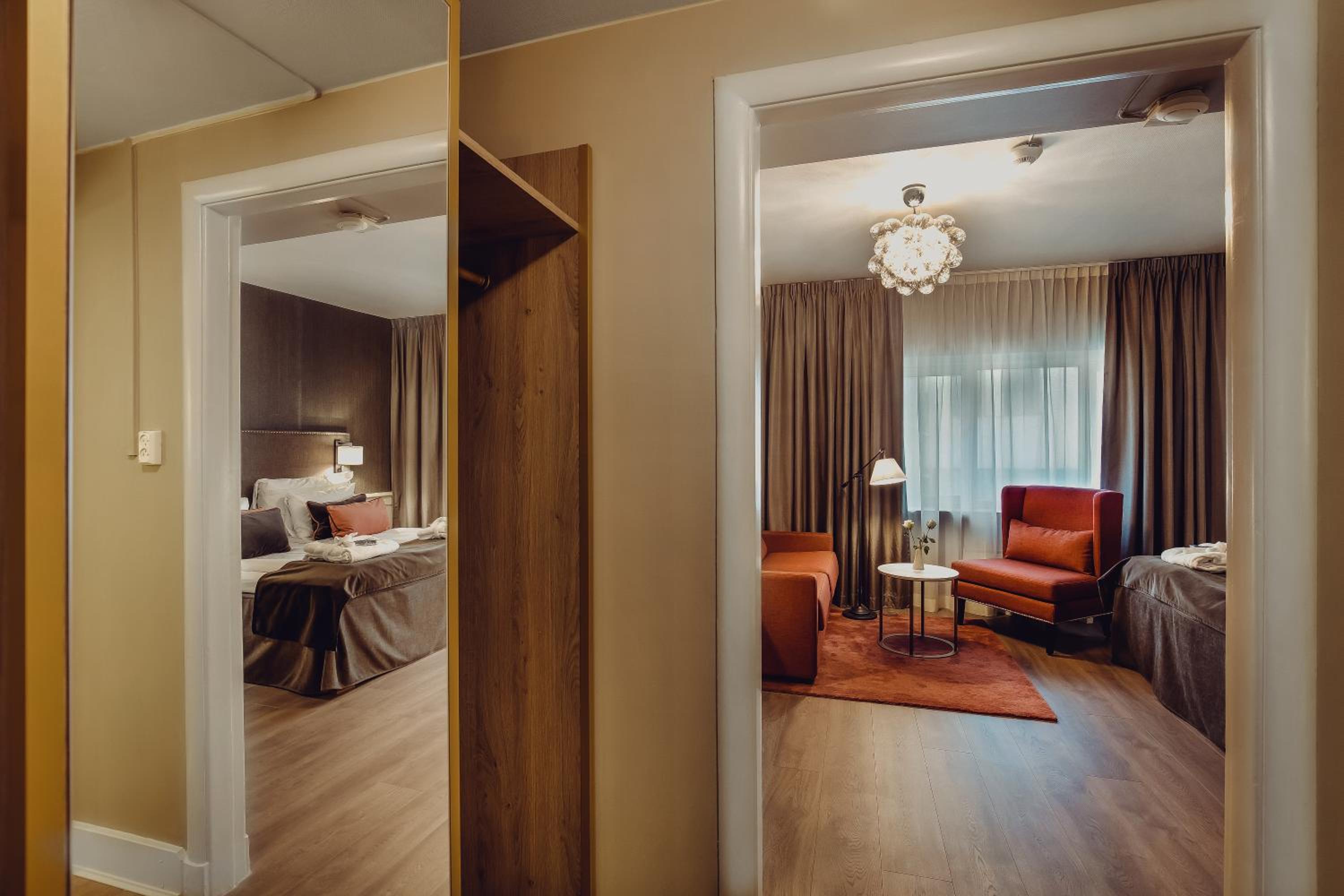 Deluxe Double or Twin Room - Photo 13