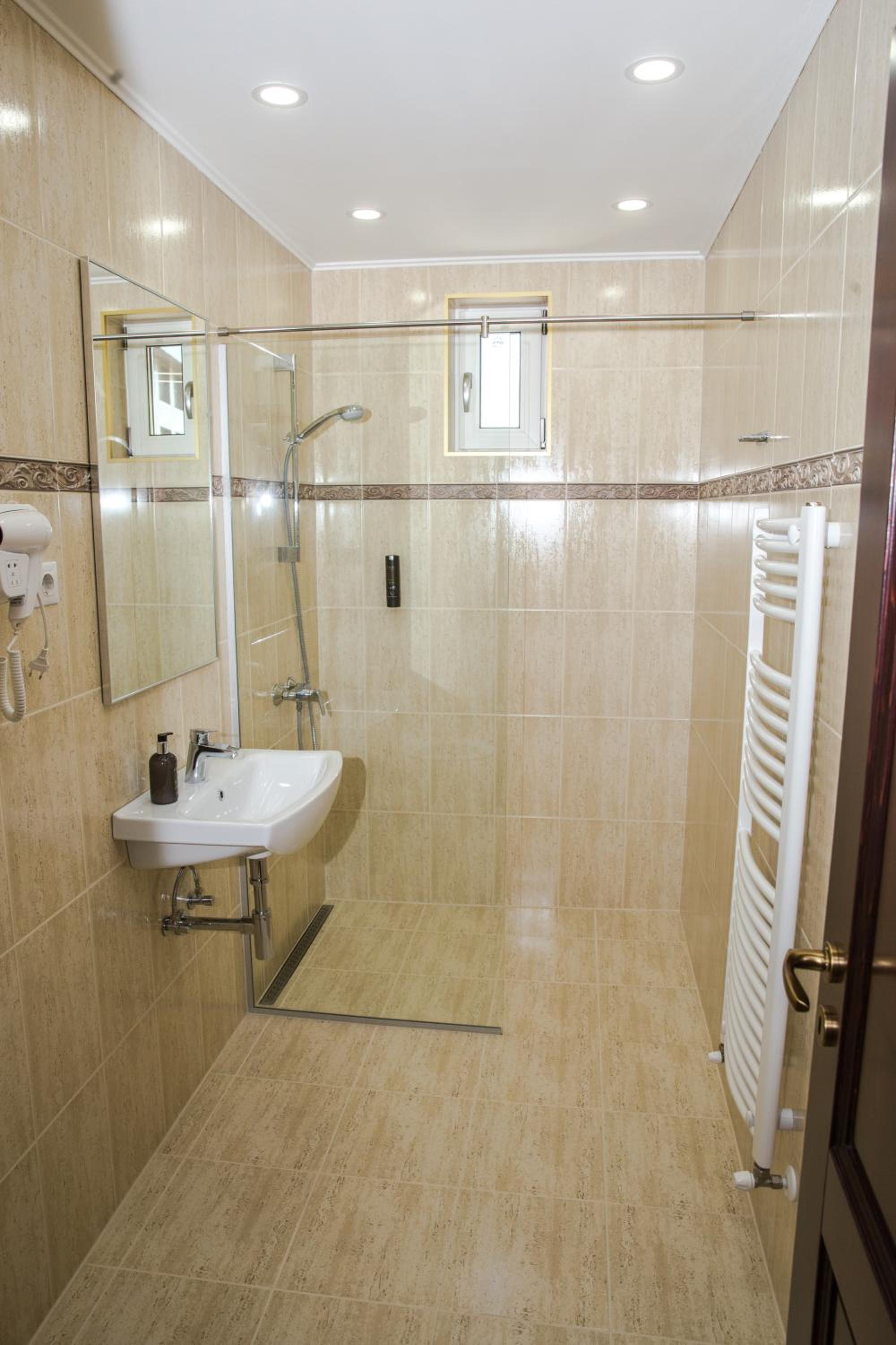 Large Double Room photo 2