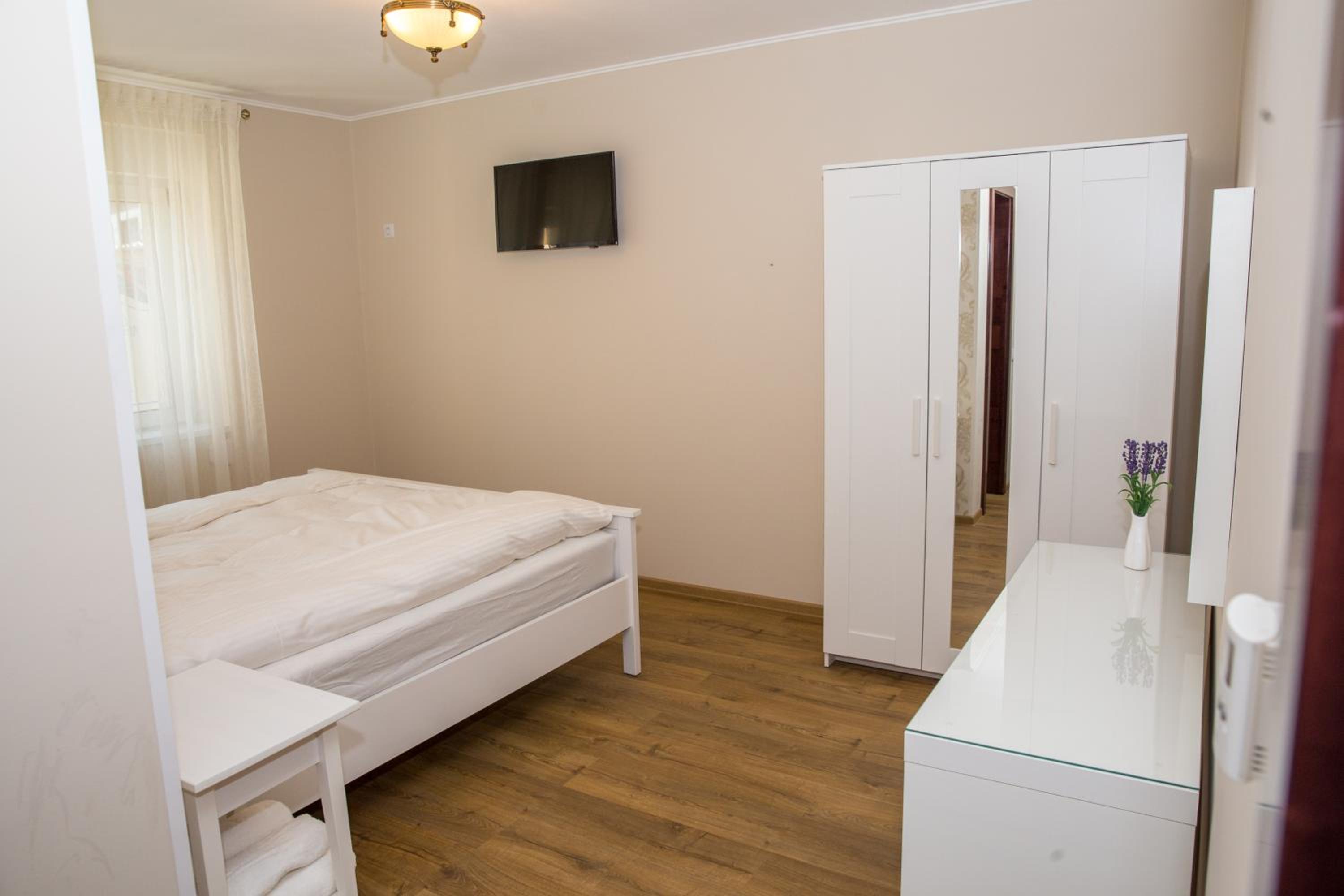 Large Double Room photo 2