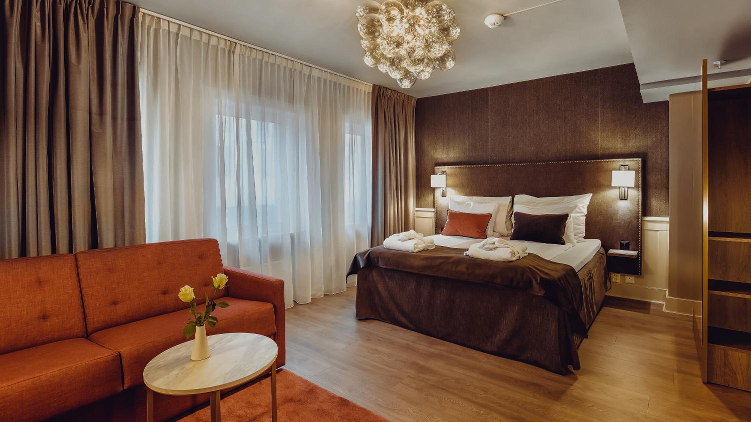 Deluxe Double or Twin Room - Photo 12