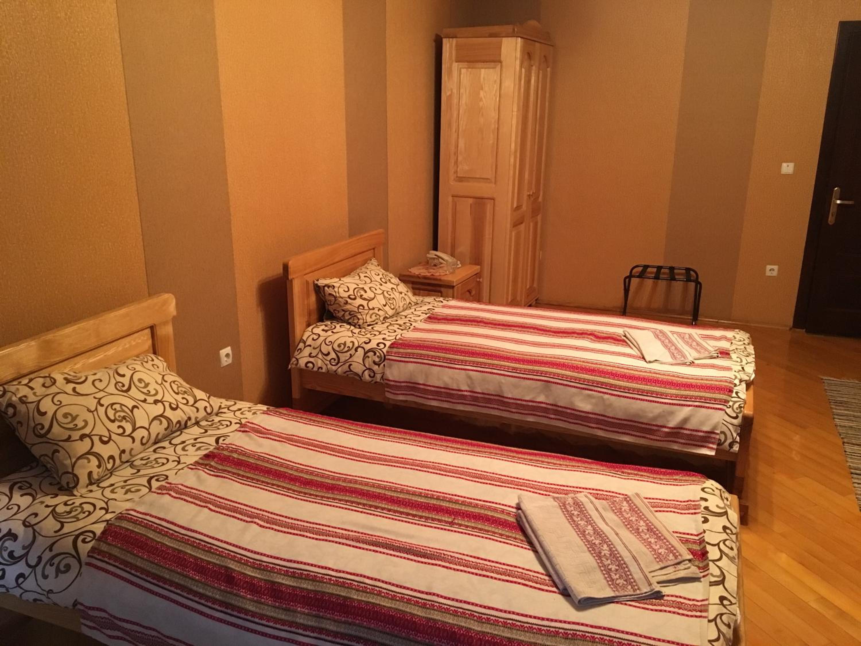 Large Twin Room photo 2