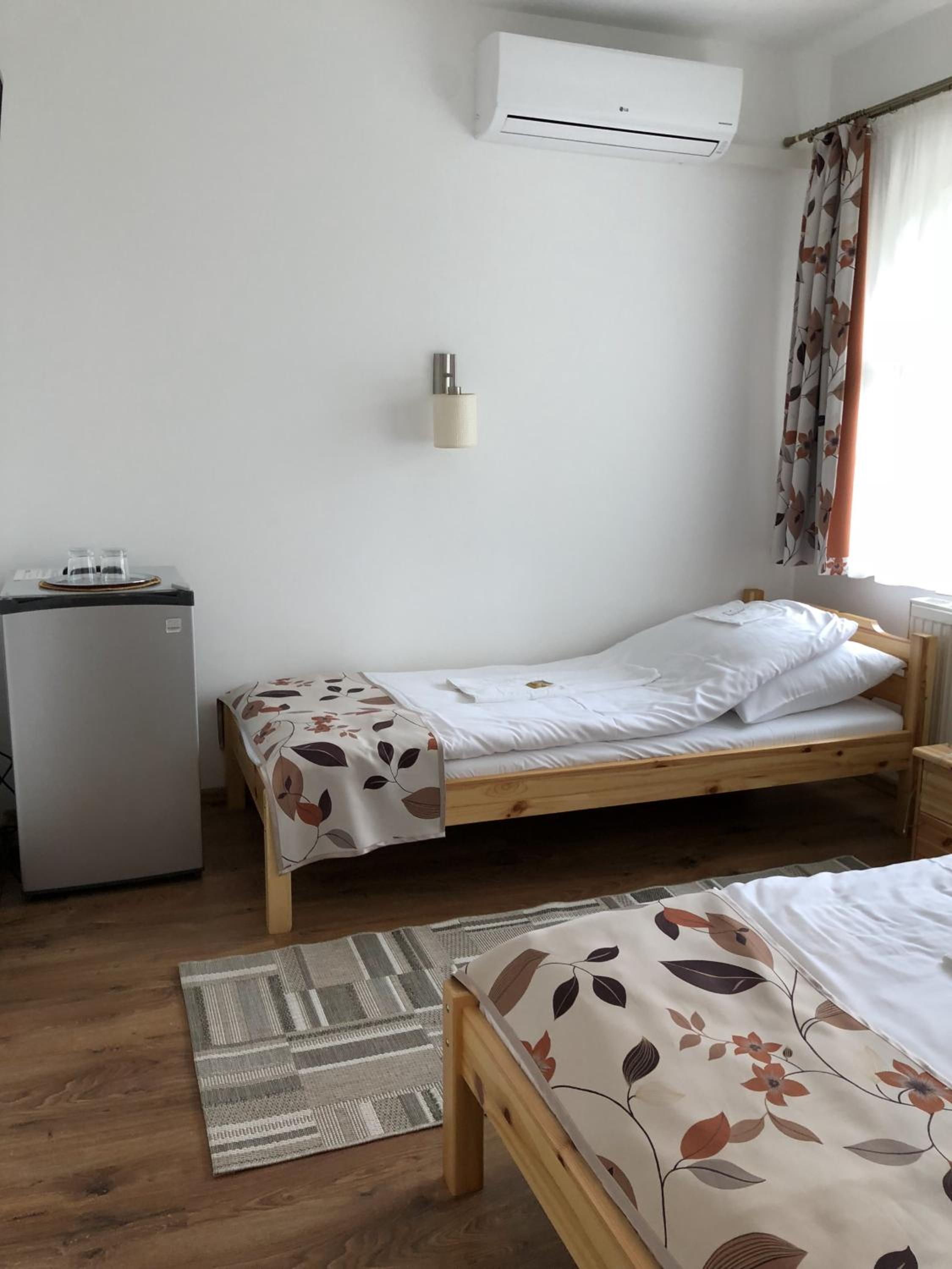 Standard Twin Room photo 1