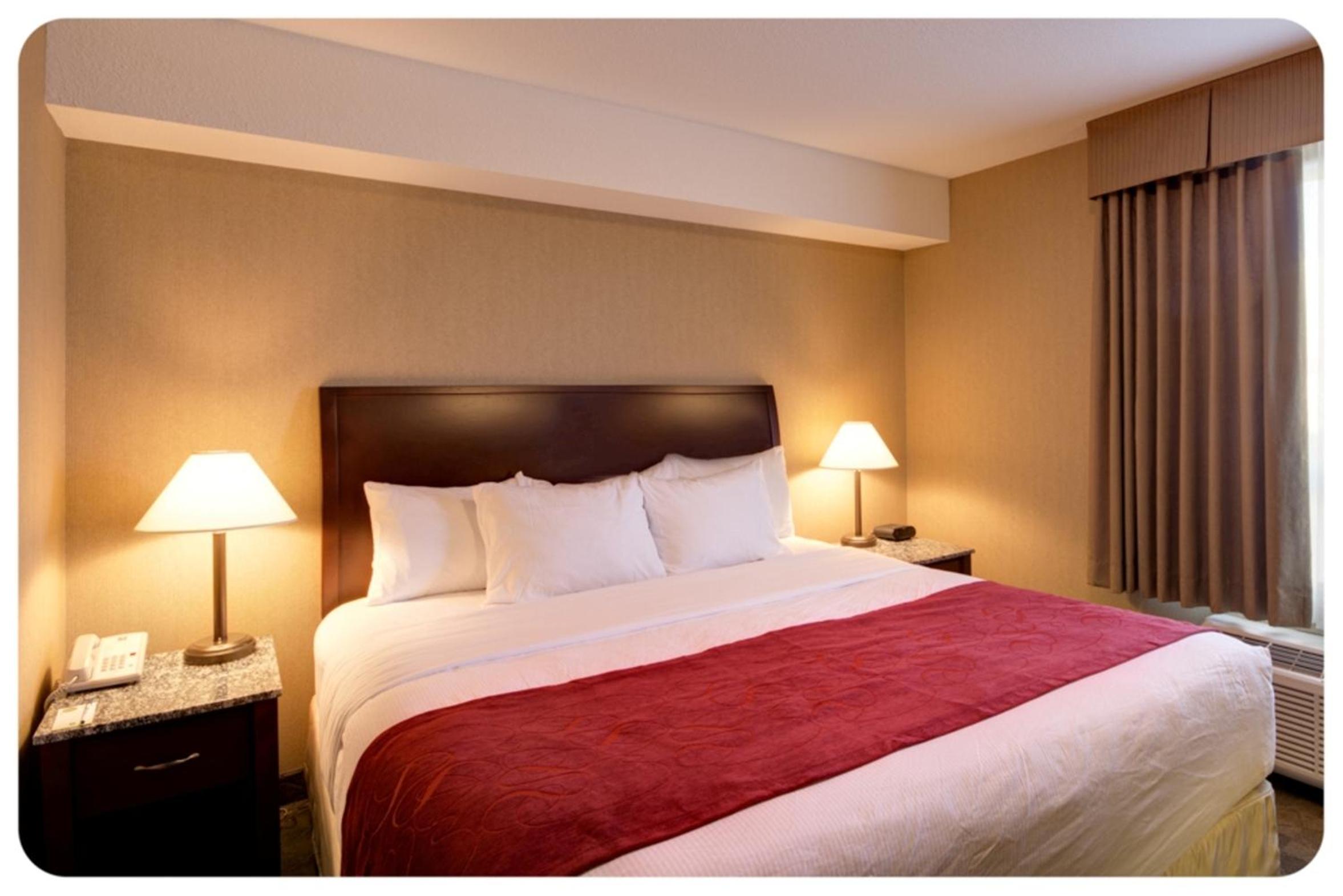 King Suite with Spa Bath - Photo 8