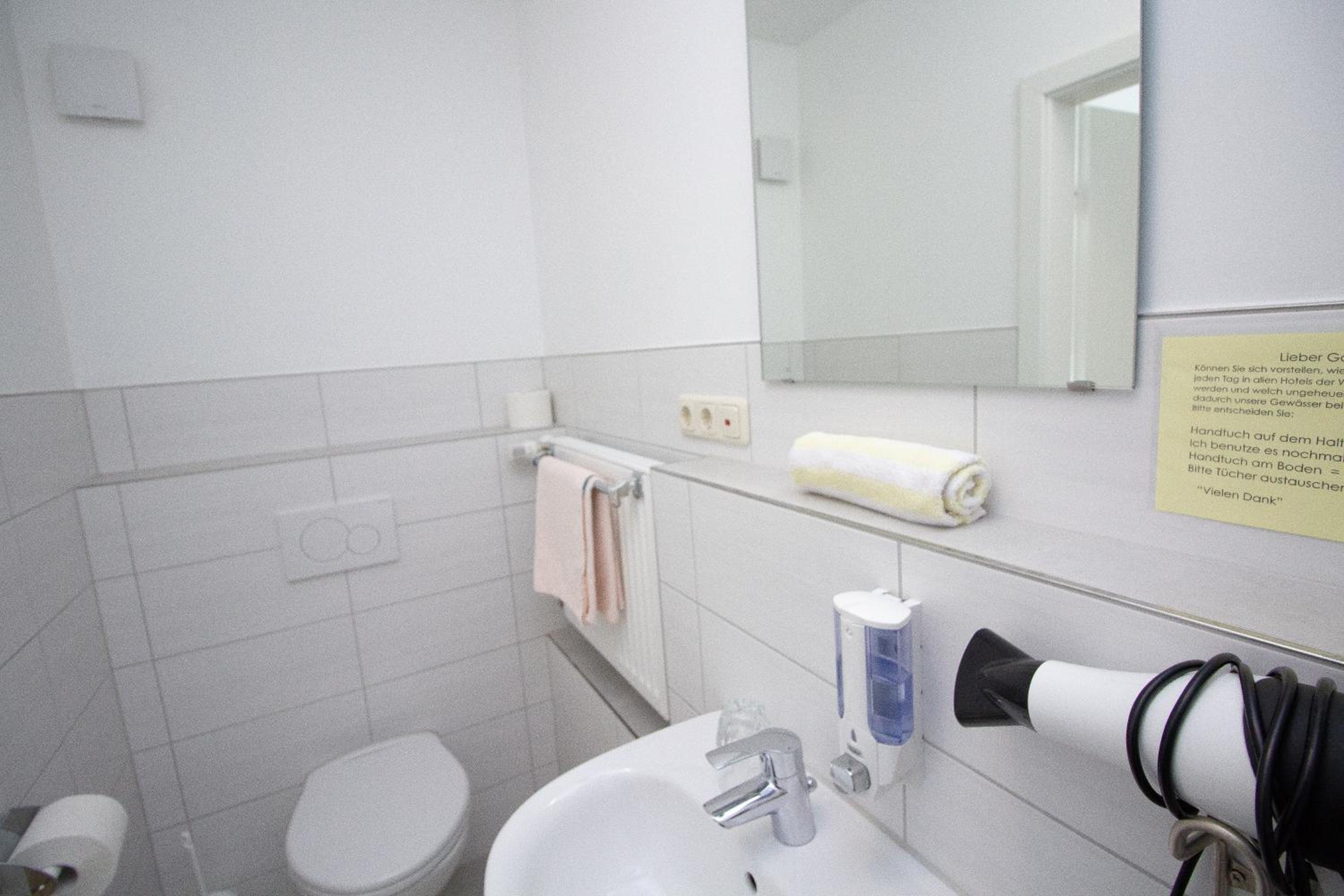 Single Room photo 2