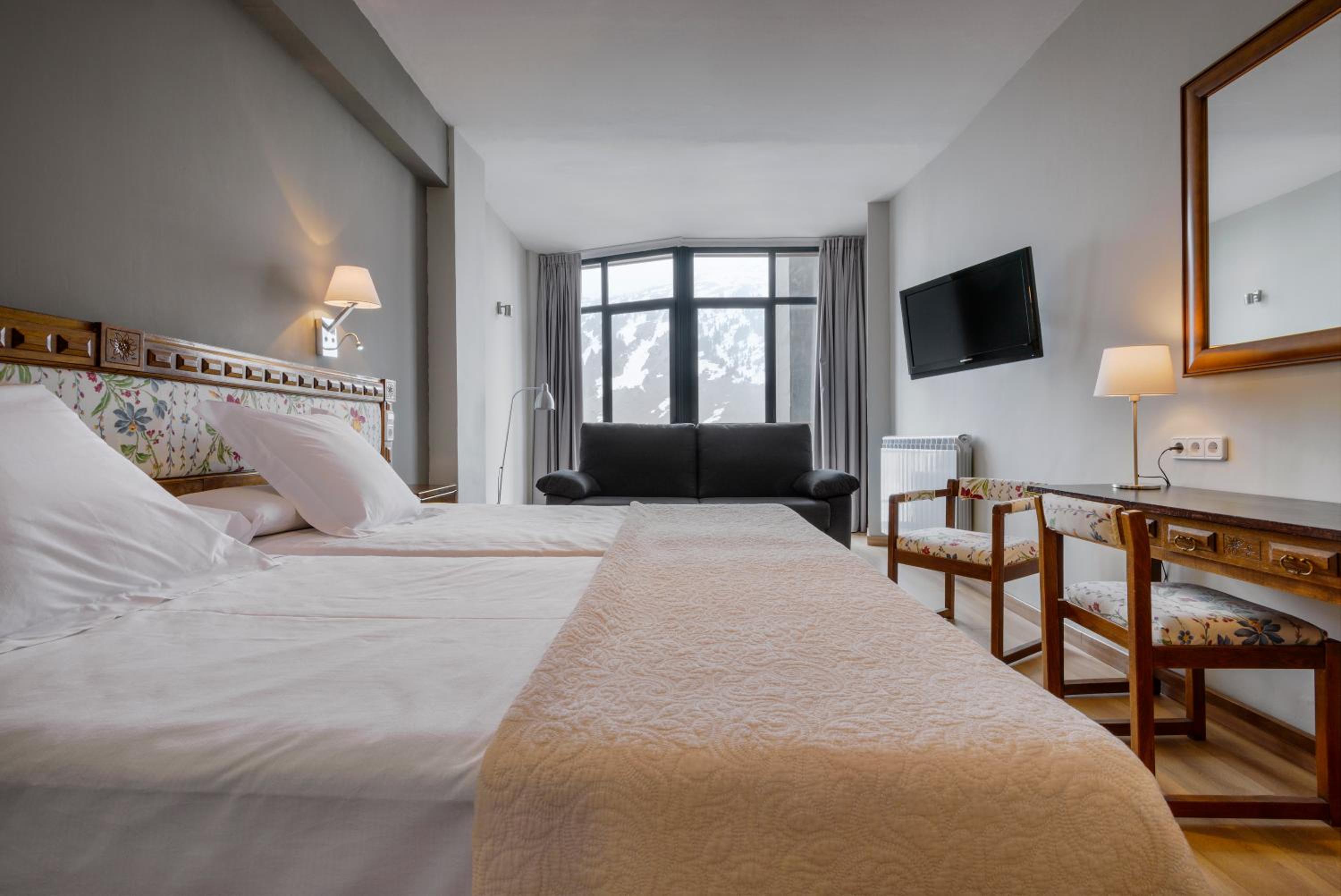 Deluxe Double Room photo 2