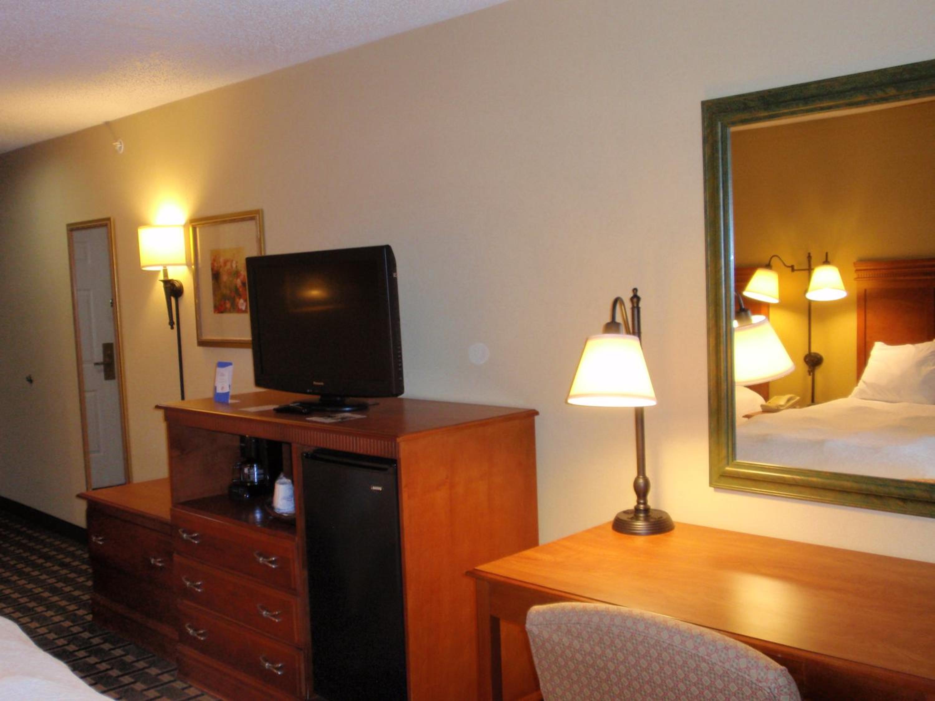 Deluxe Double Room with Two Double Beds - Non-Smoking - Photo 3