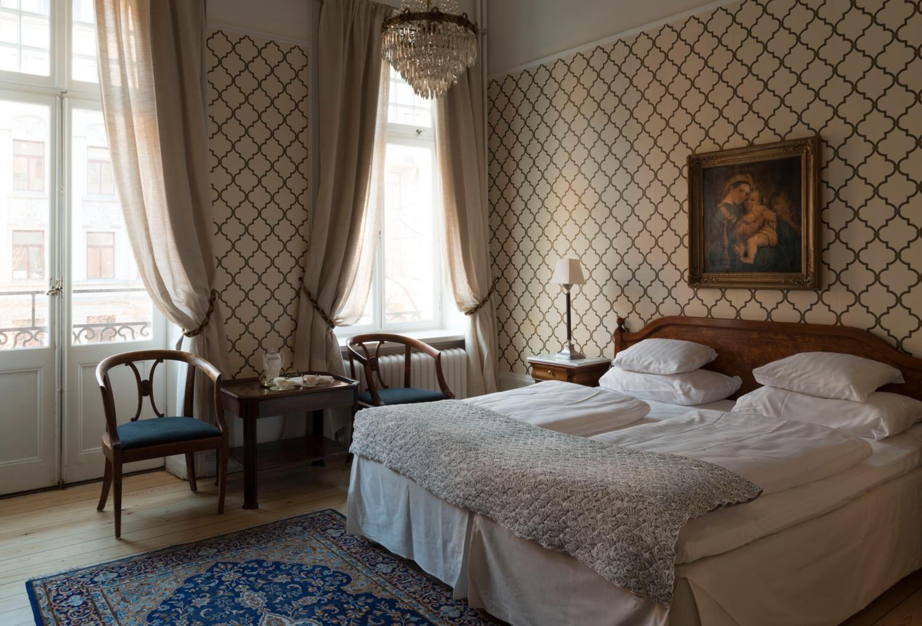 Standard Queen Room - Non-Smoking - Photo 12
