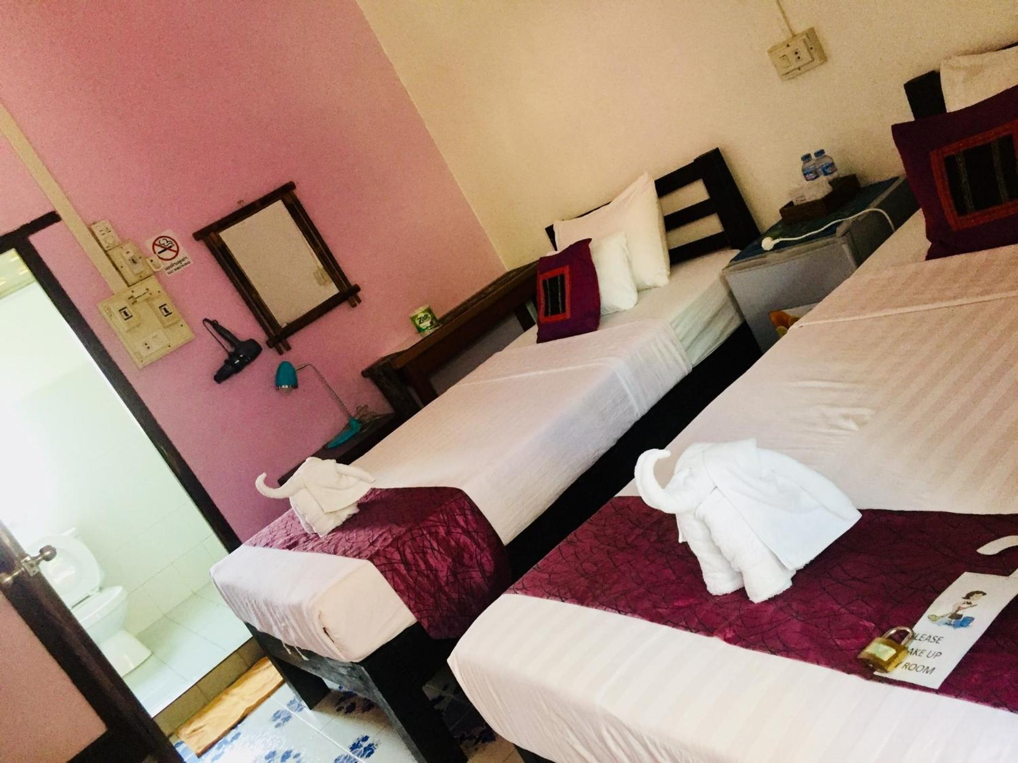 Standard Twin Room with Garden View