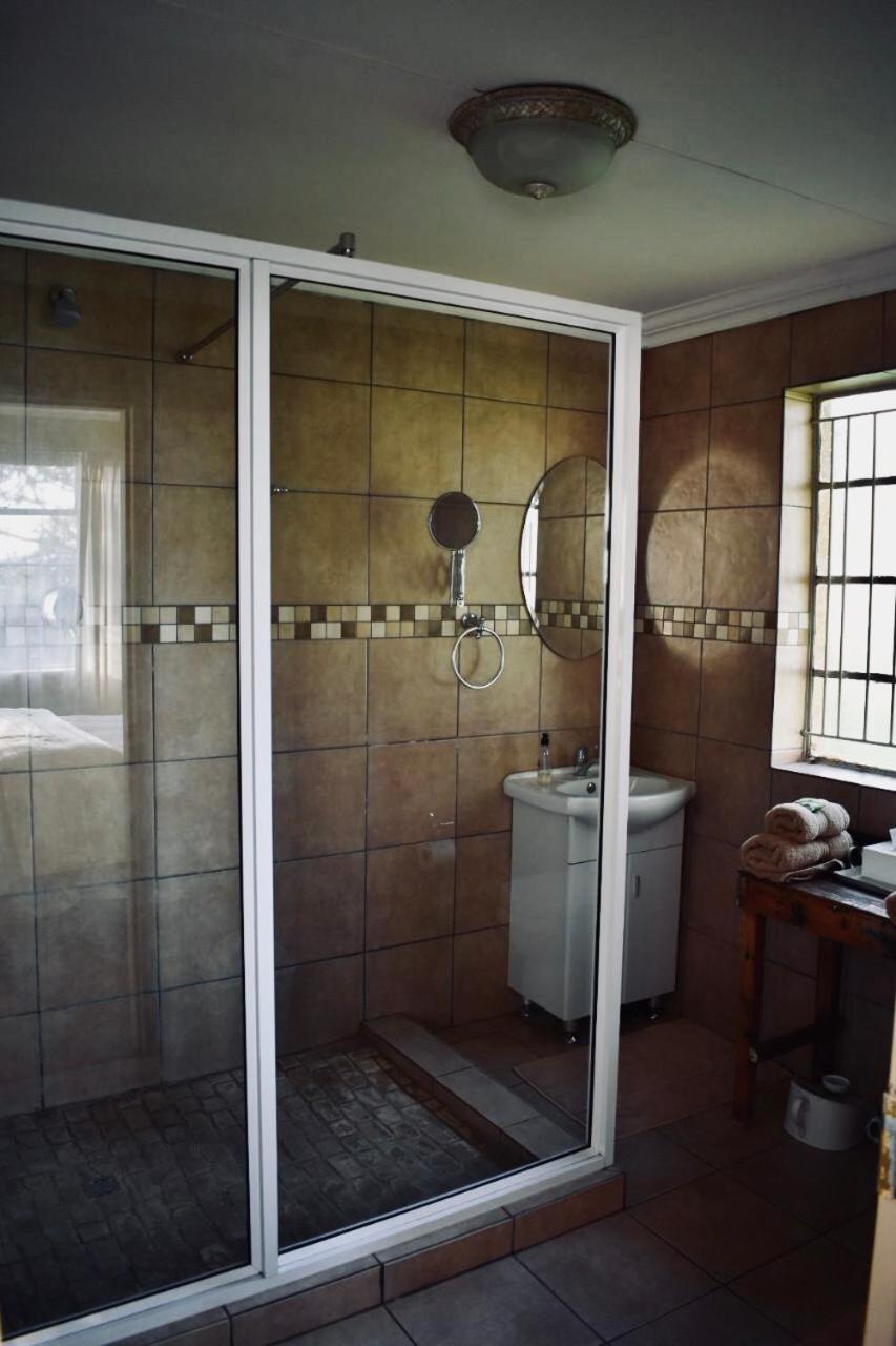 Triple Room with Private Bathroom - Photo 3