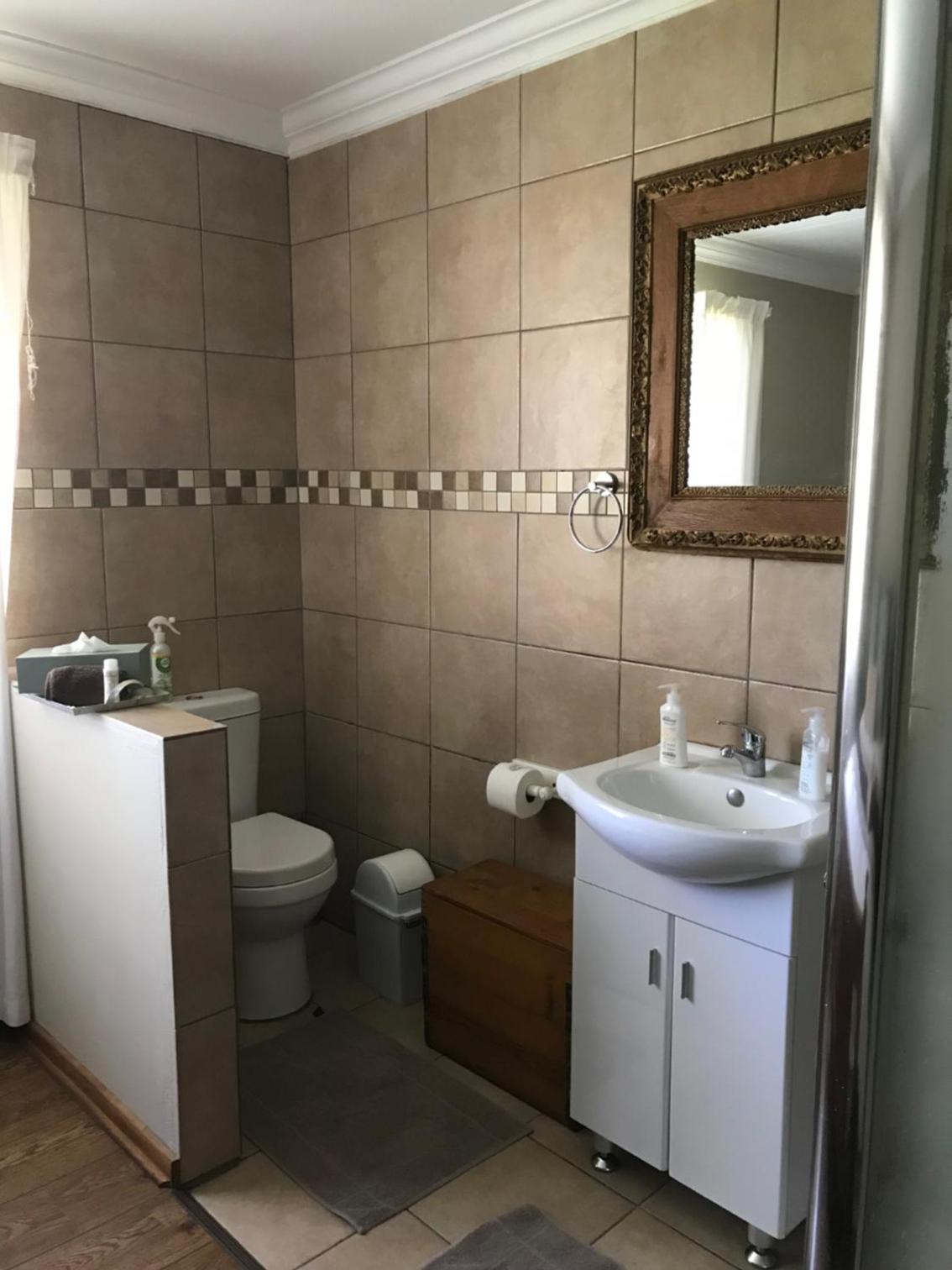 Budget Double Room - Photo 2