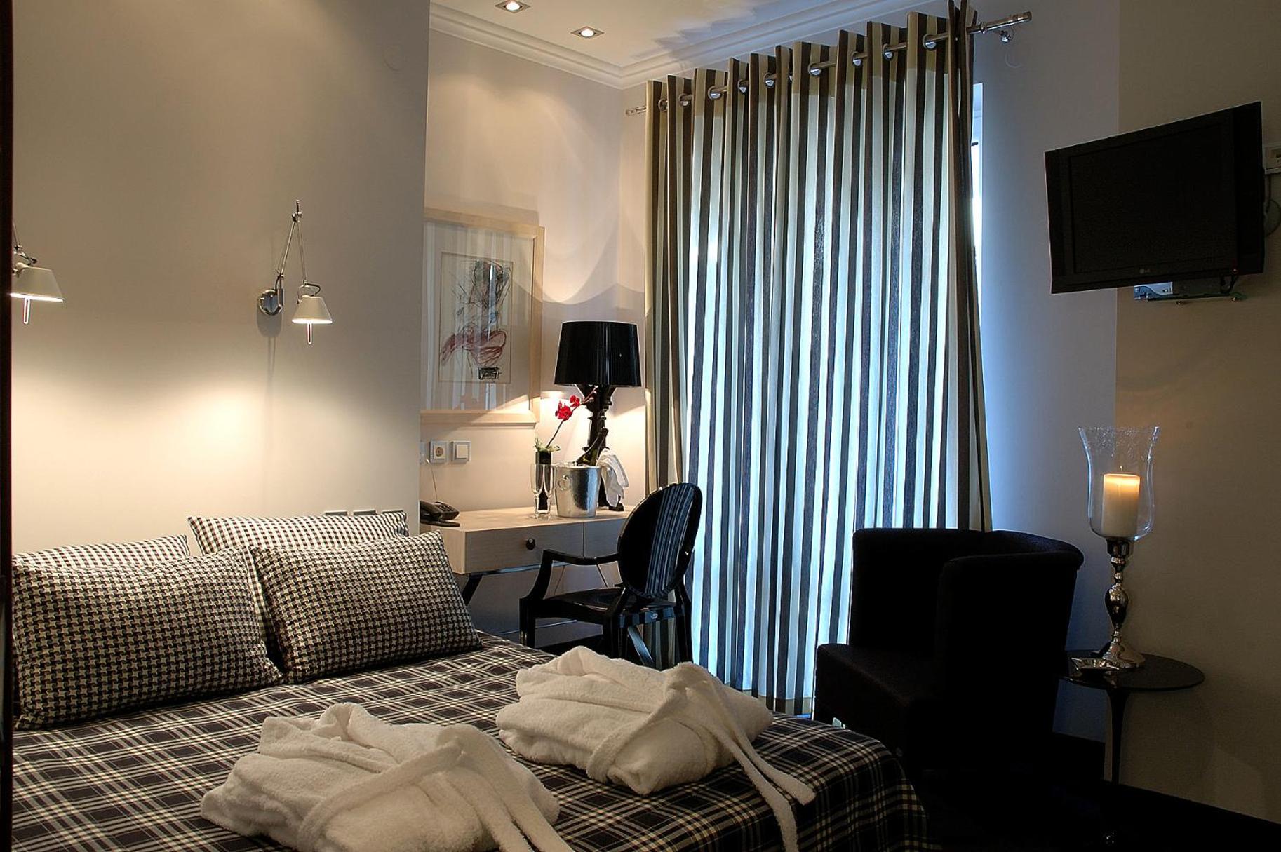 Deluxe Double Room with Balcony - Photo 1