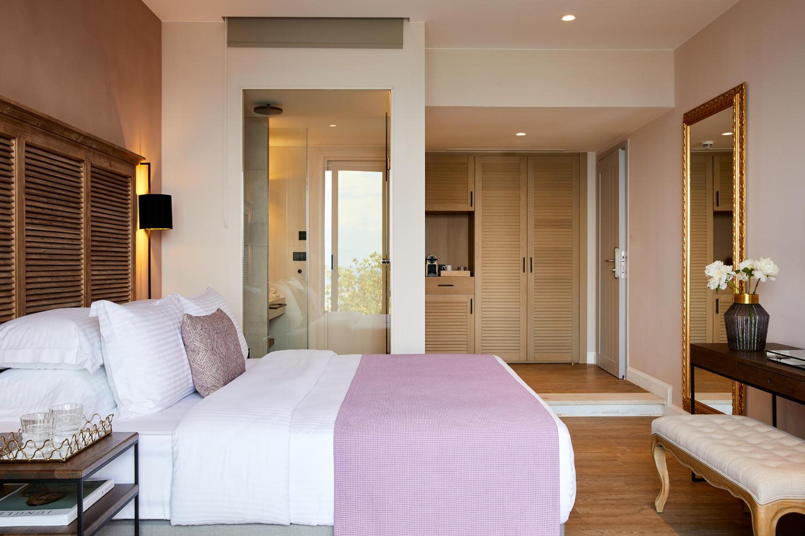 Junior Suite with Private Pool and Sea View photo 2