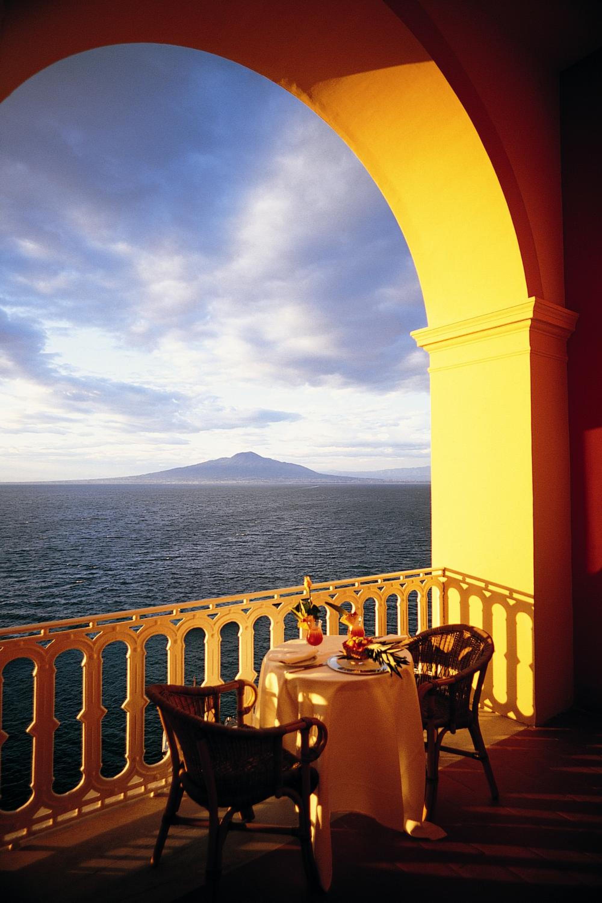 Deluxe Double Room with Sea View - Photo 8