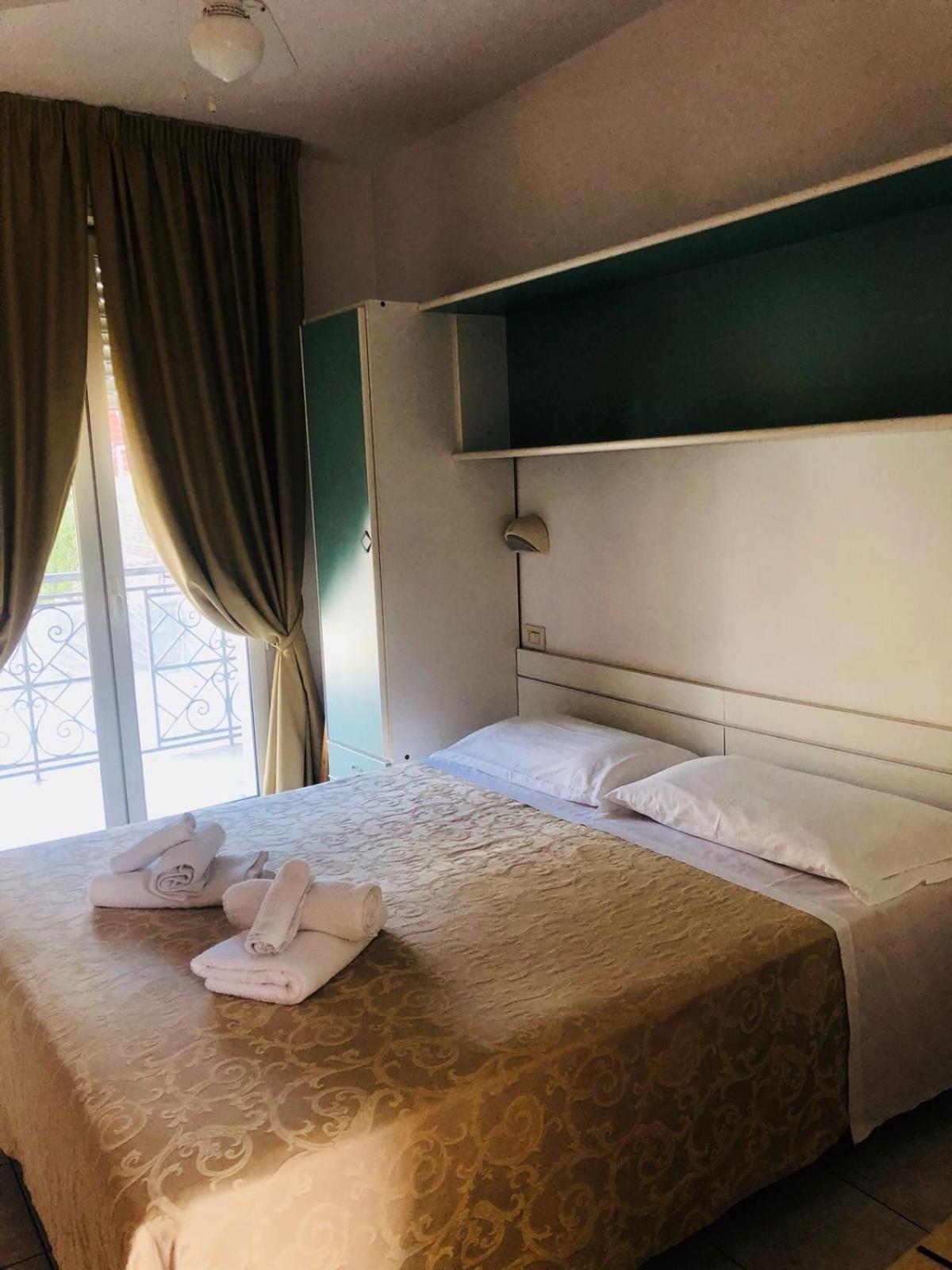 Basic Double or Twin Room - Photo 1