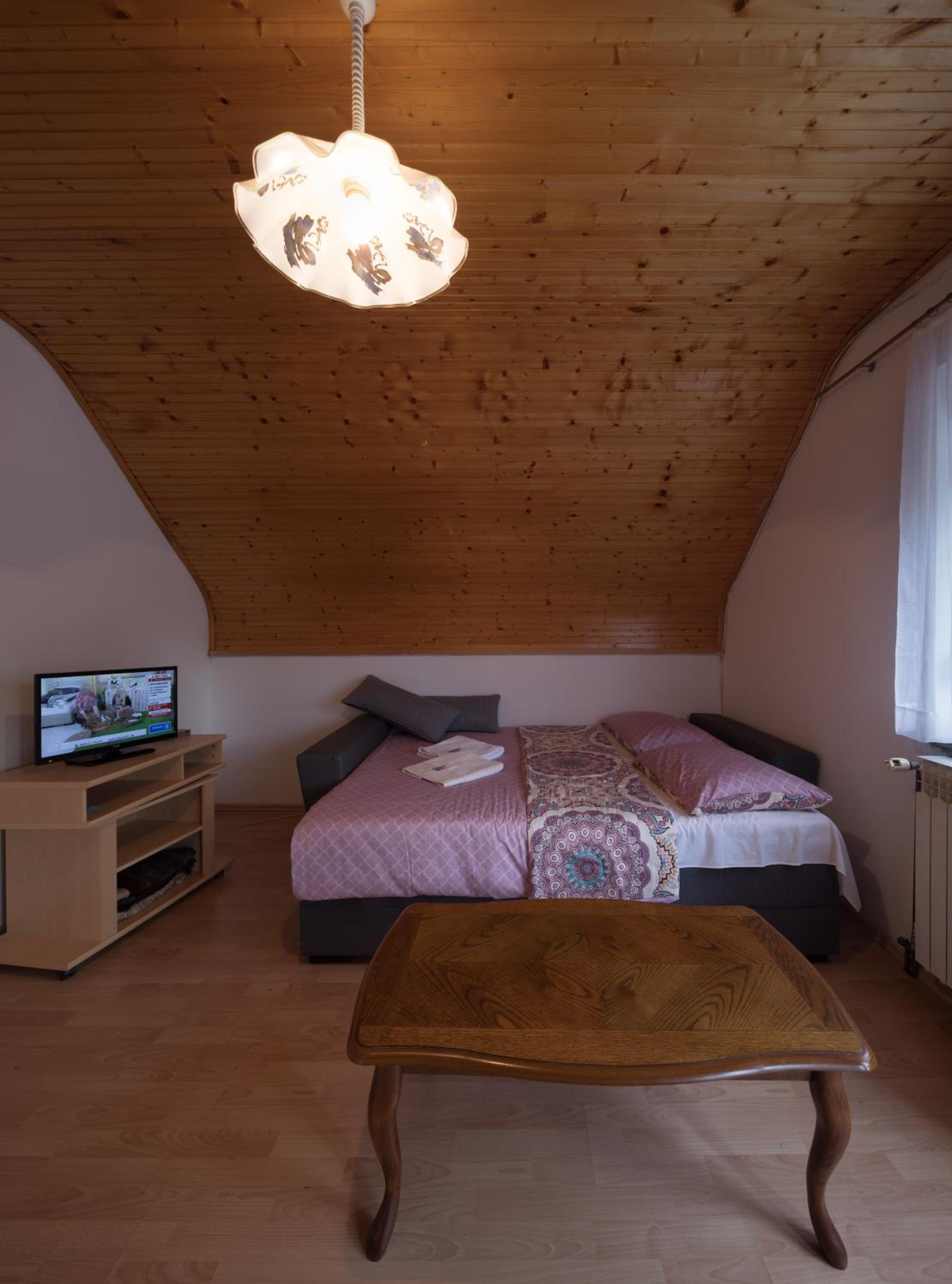 Apartment with Balcony - Photo 20