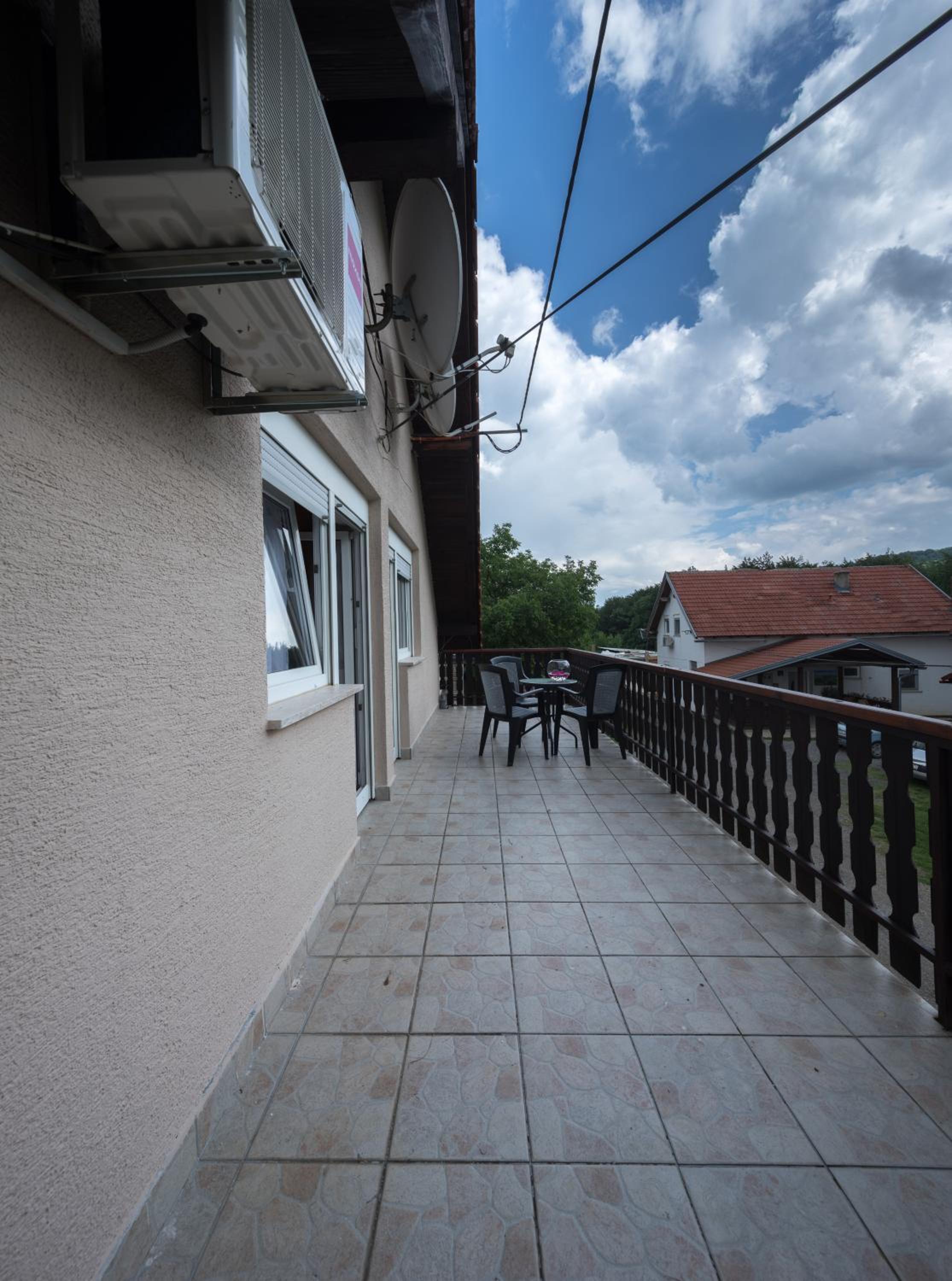 Apartment with Balcony - Photo 15