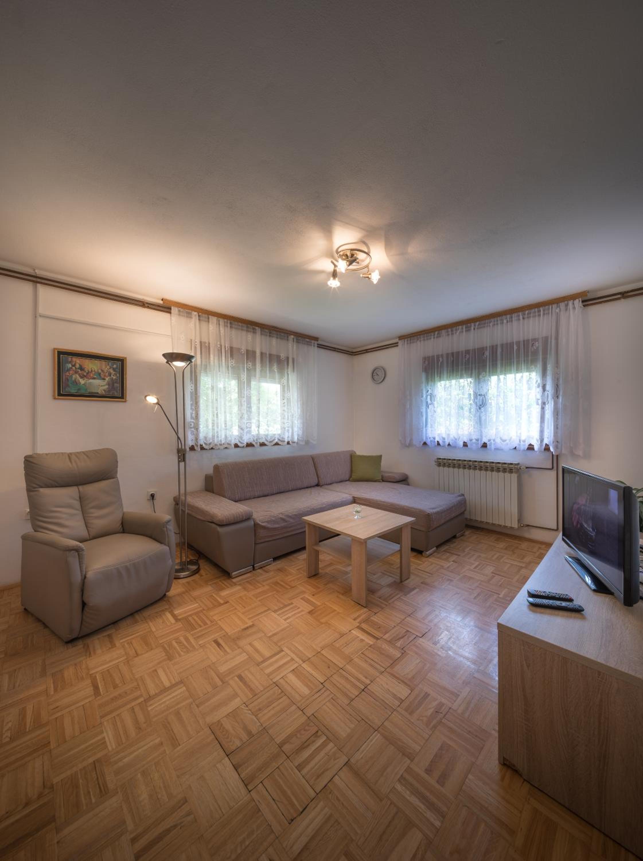 Apartment - Ground Floor - Photo 8