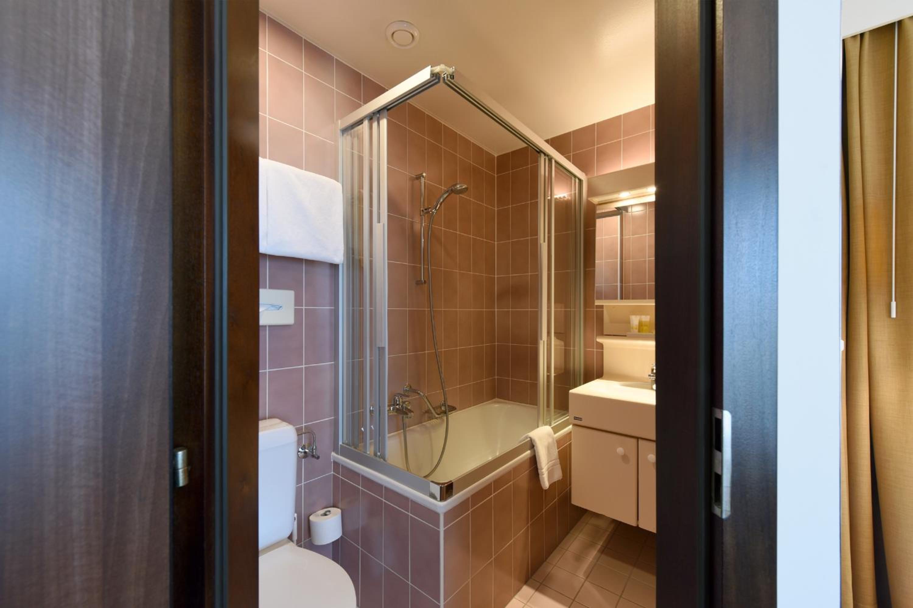 Superior Twin Room with Balcony  - Photo 6