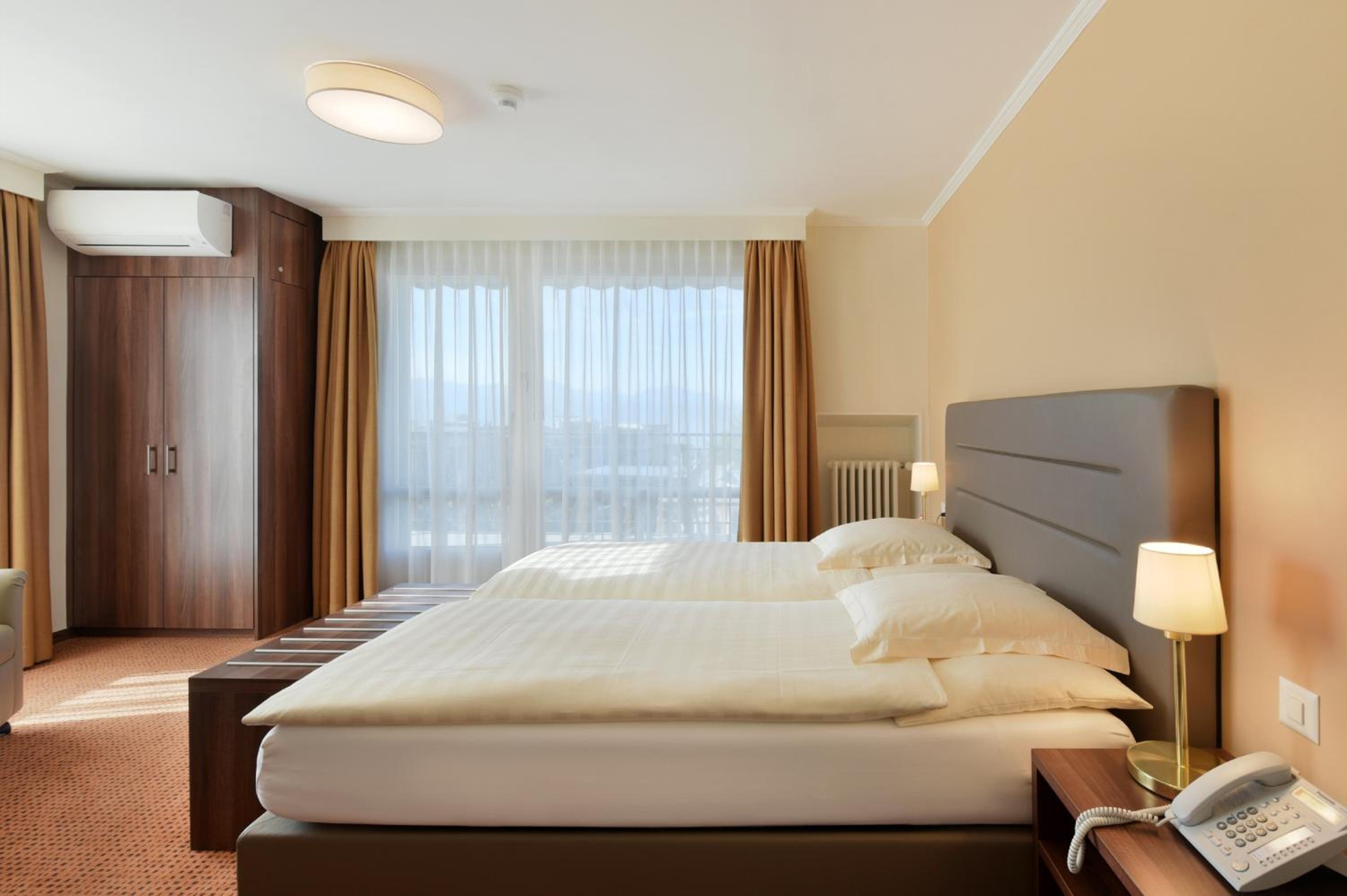 Superior Twin Room with Balcony  - Photo 14