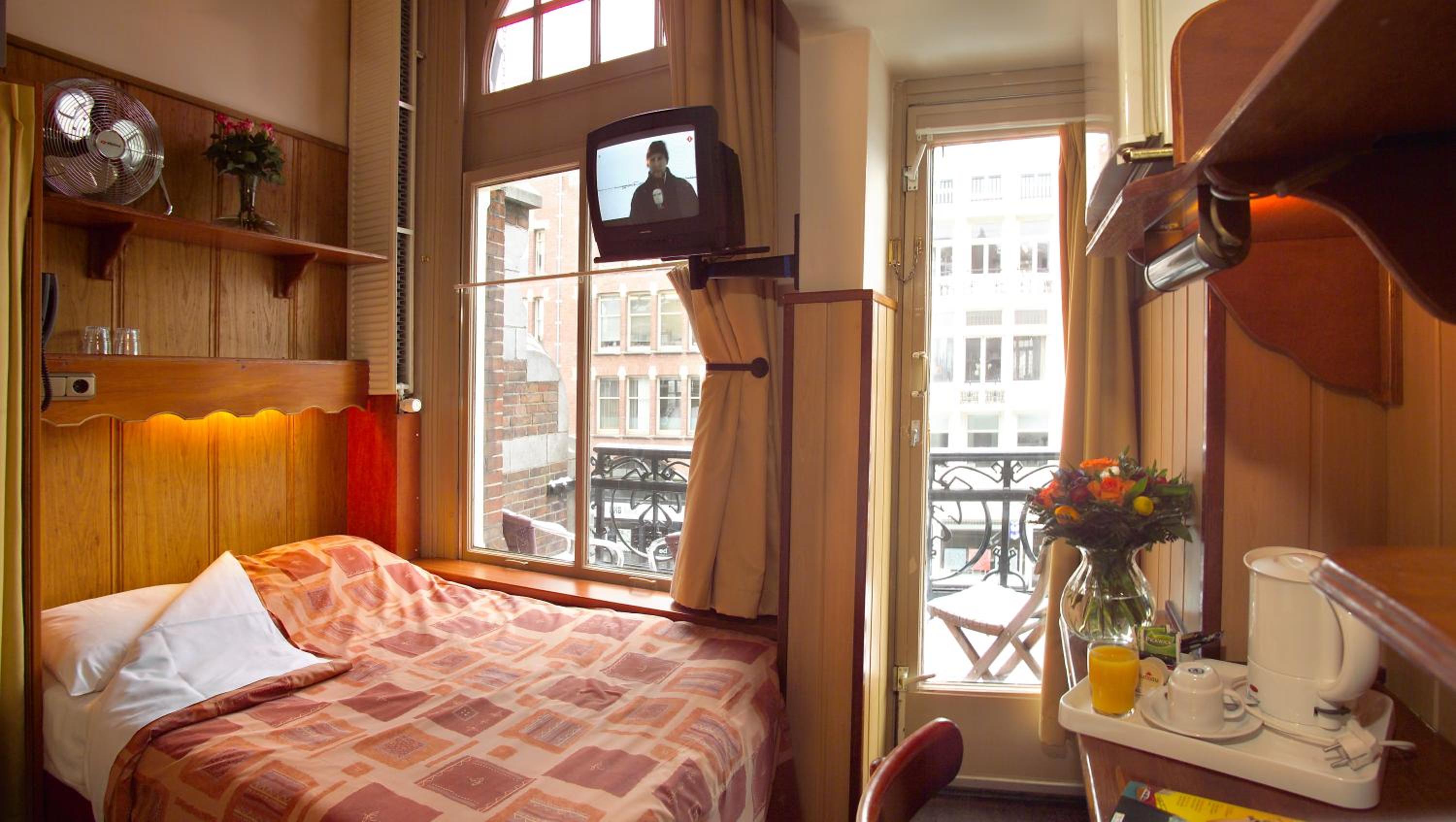 Double Room with Balcony photo 3