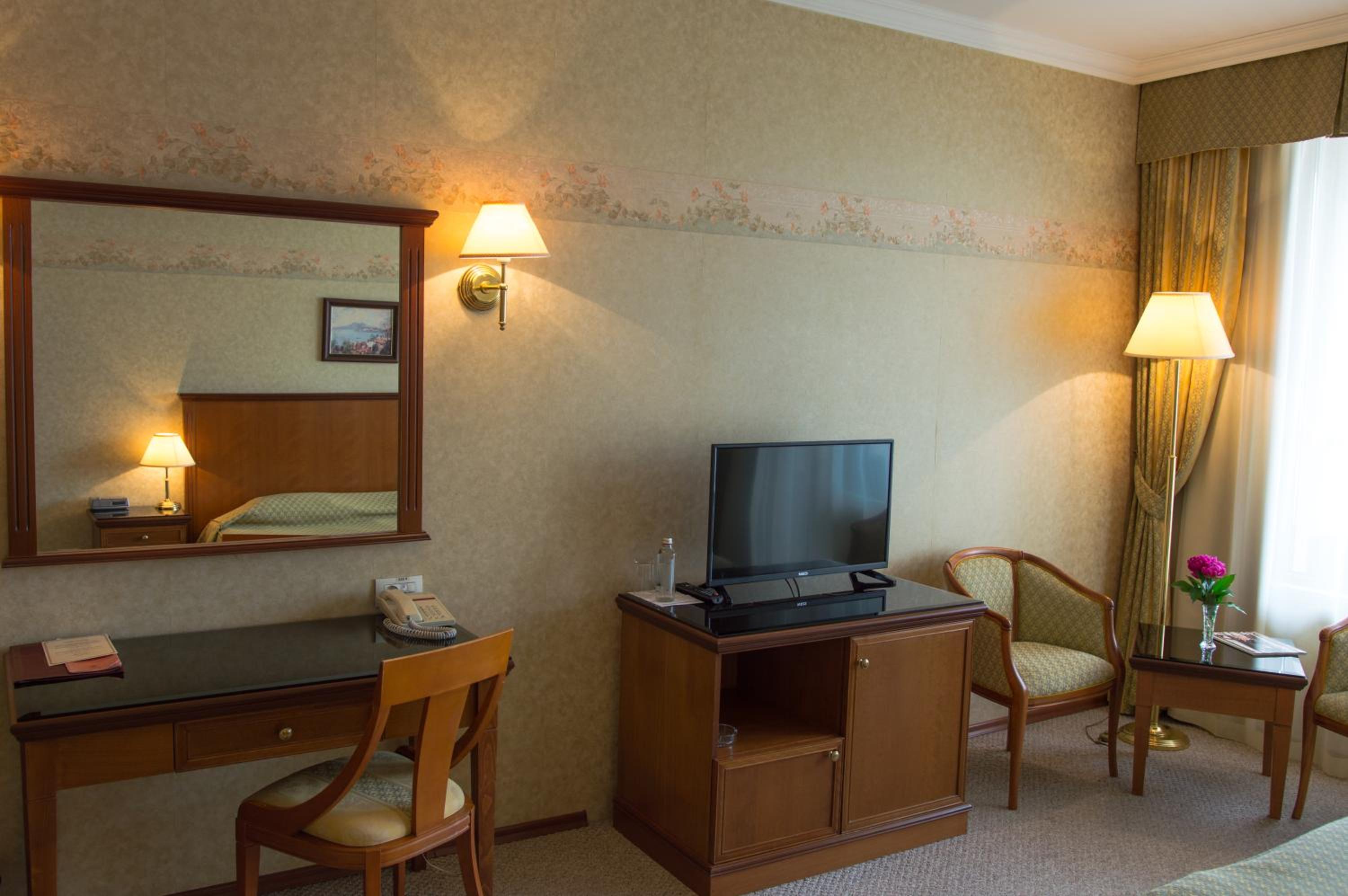 Standard Double Room - Photo 7