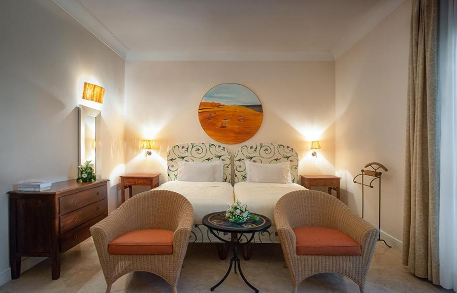 Superior Double or Twin Room with Partial Sea View - Photo 2