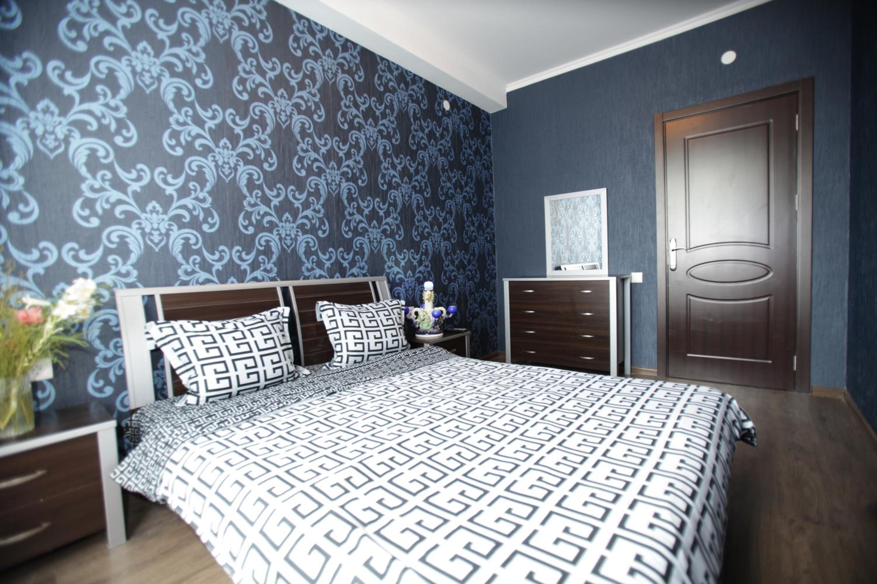 Apartment with Balcony - Photo 13