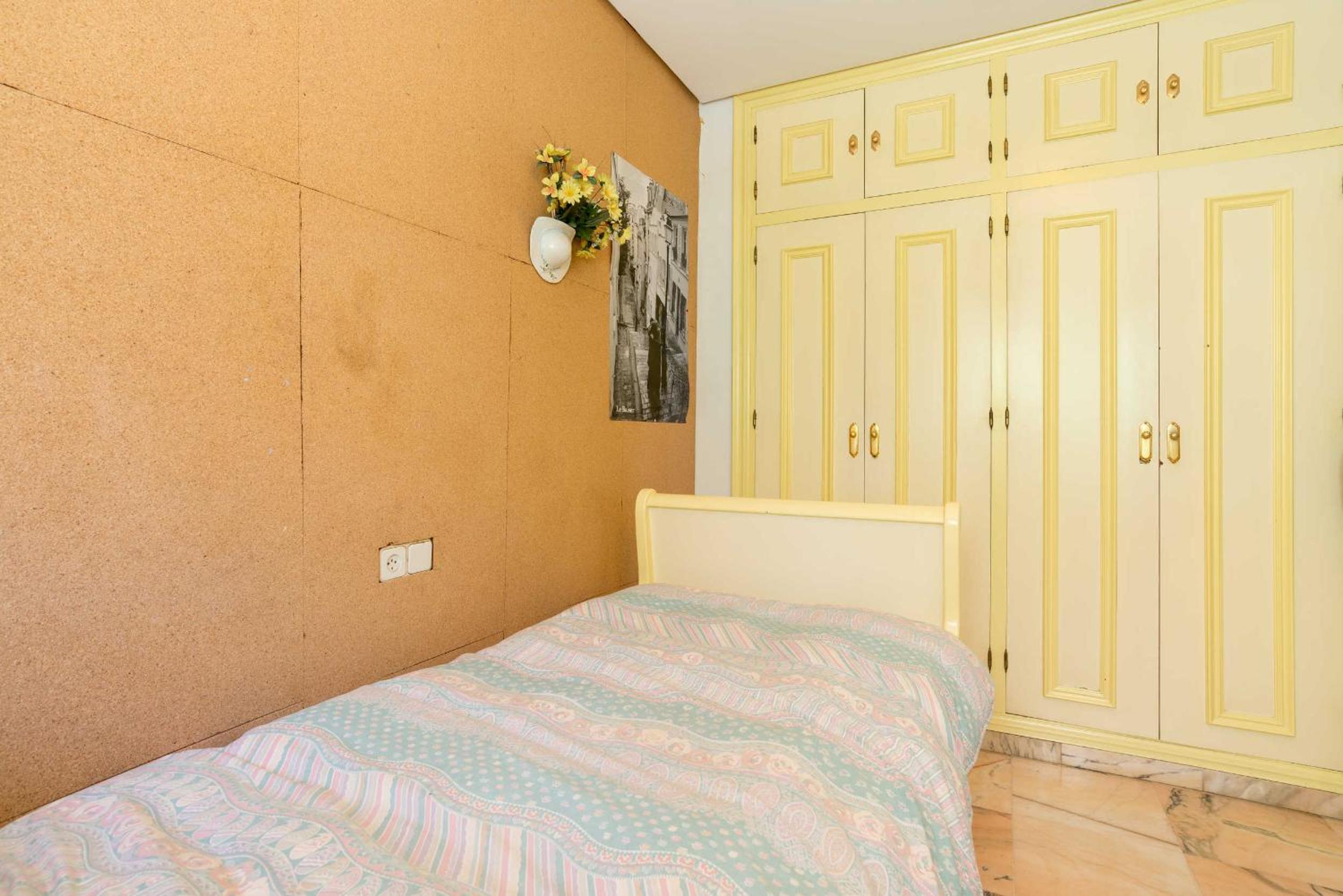 Habitación Estándar con Dos Camas y Baño Compartido