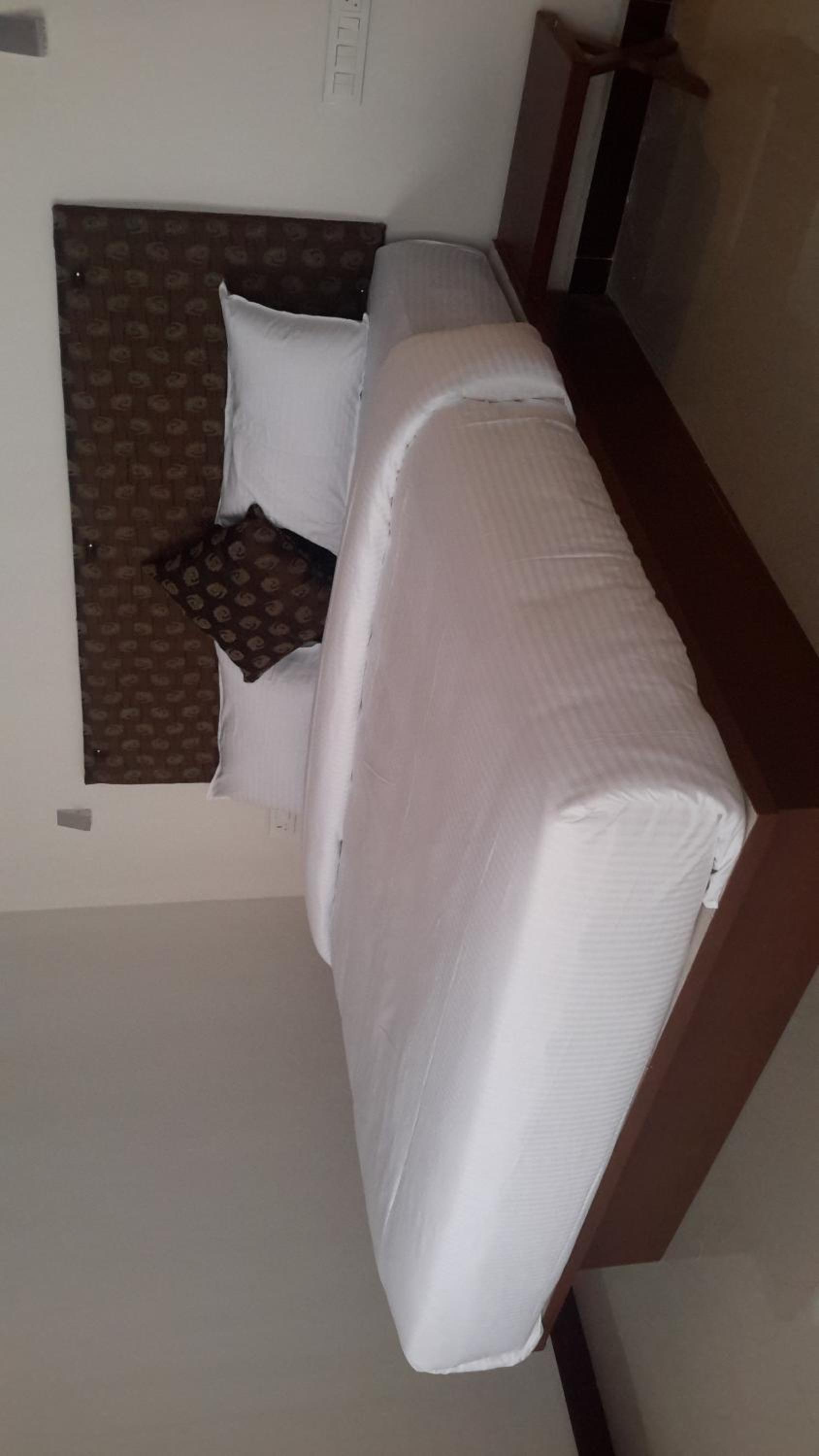 Deluxe Room with Balcony - Photo 1
