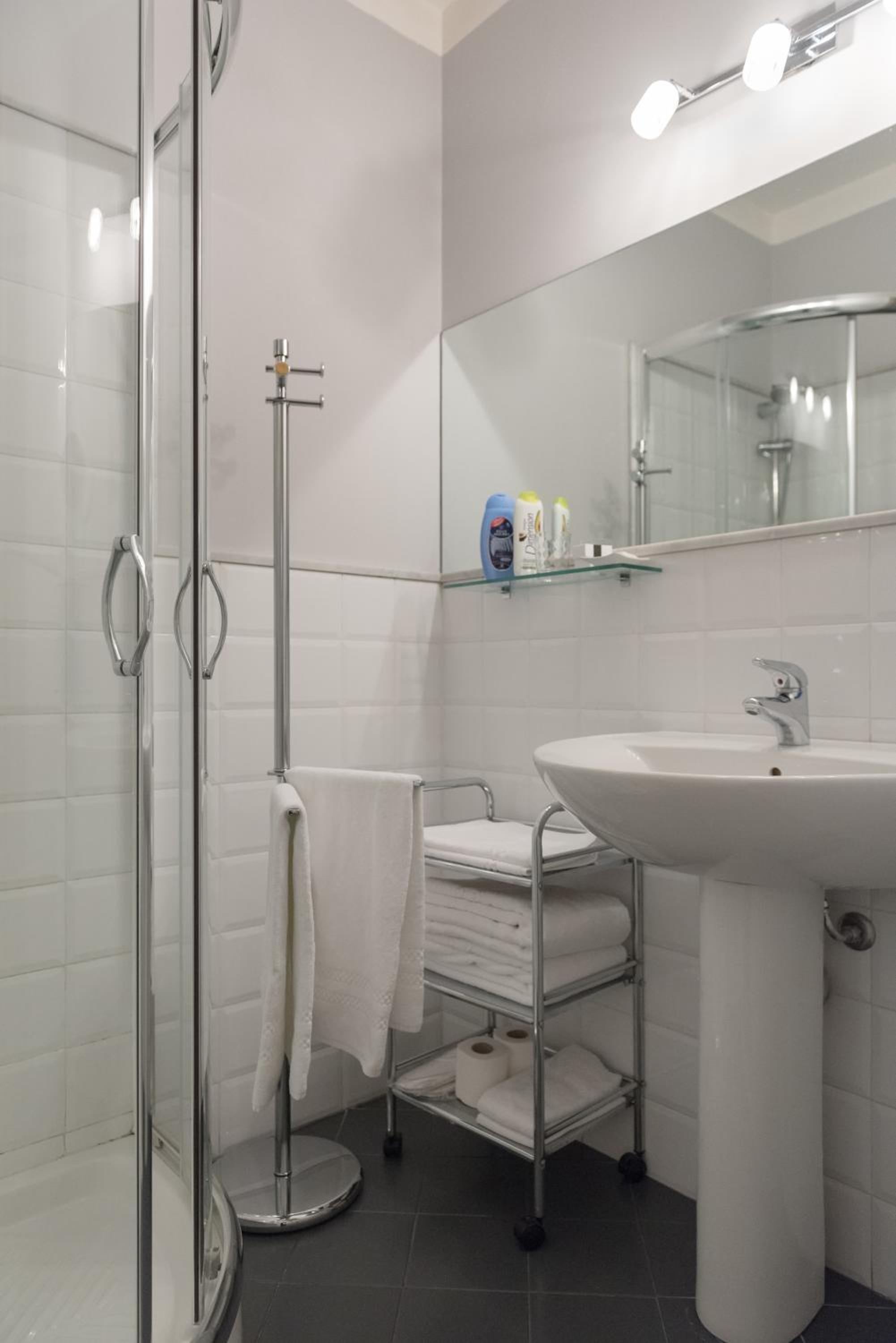 Triple Room with Balcony - Photo 3