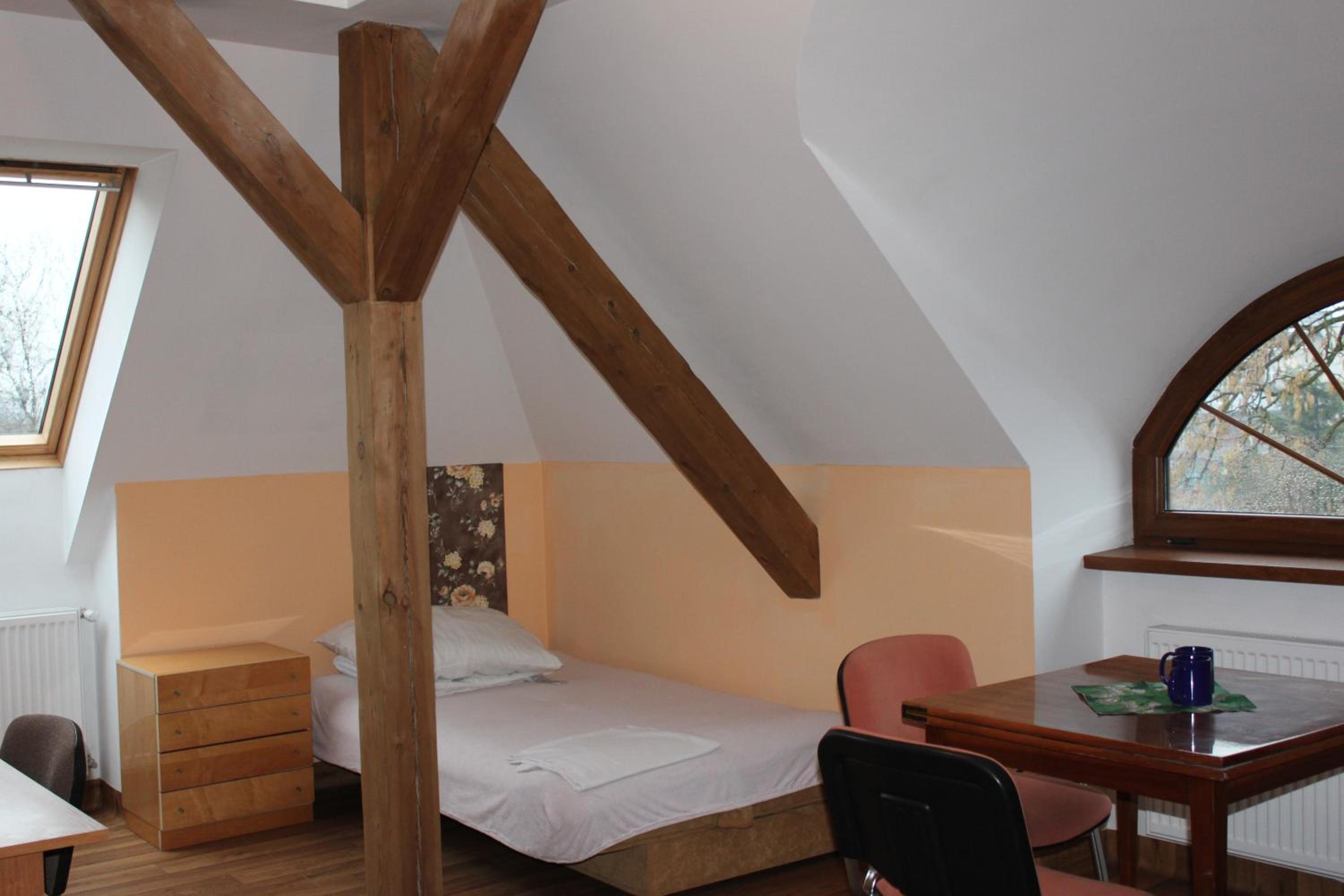 Triple Room with Bathroom - Photo 4