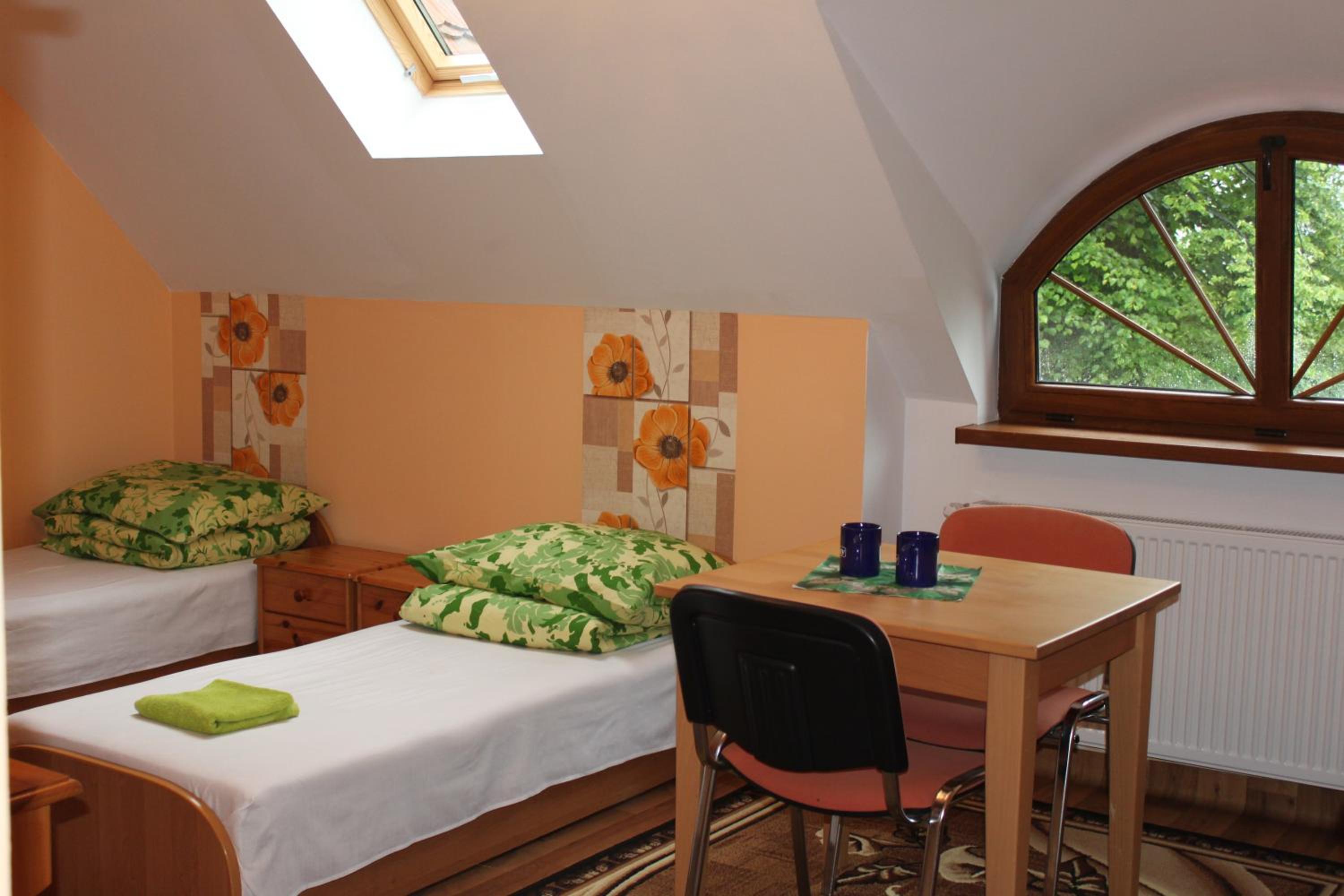 Quadruple Room with Private Bathroom - Photo 1