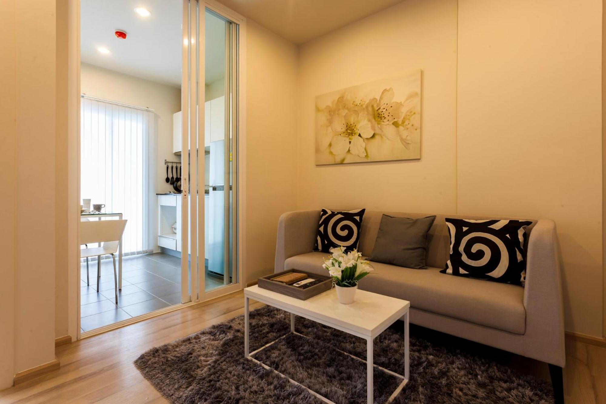 Apartment with Pool View  - Photo 1