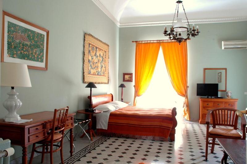 Double Room with Balcony - Photo 1