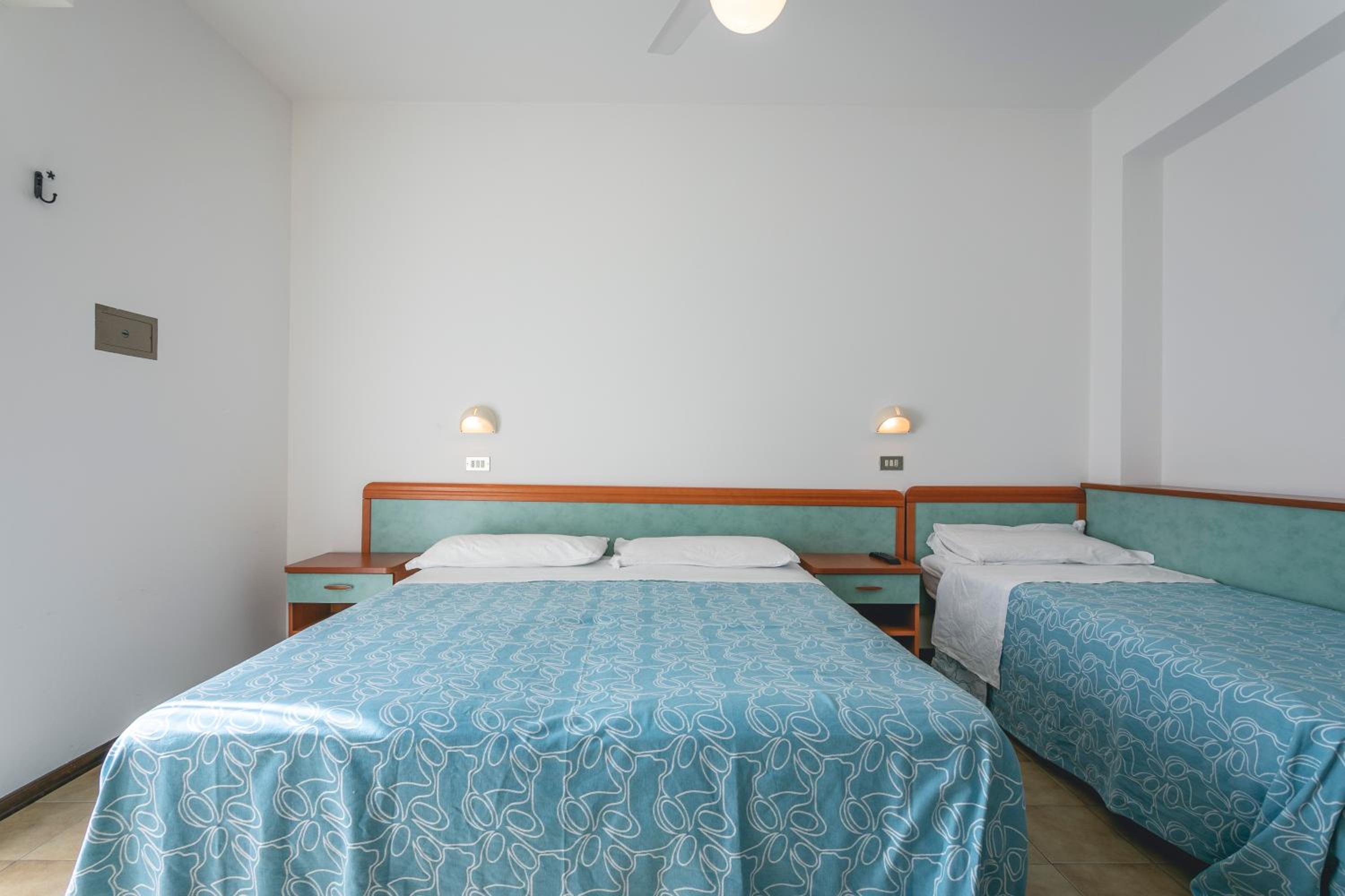 Triple Room with Balcony - Photo 1
