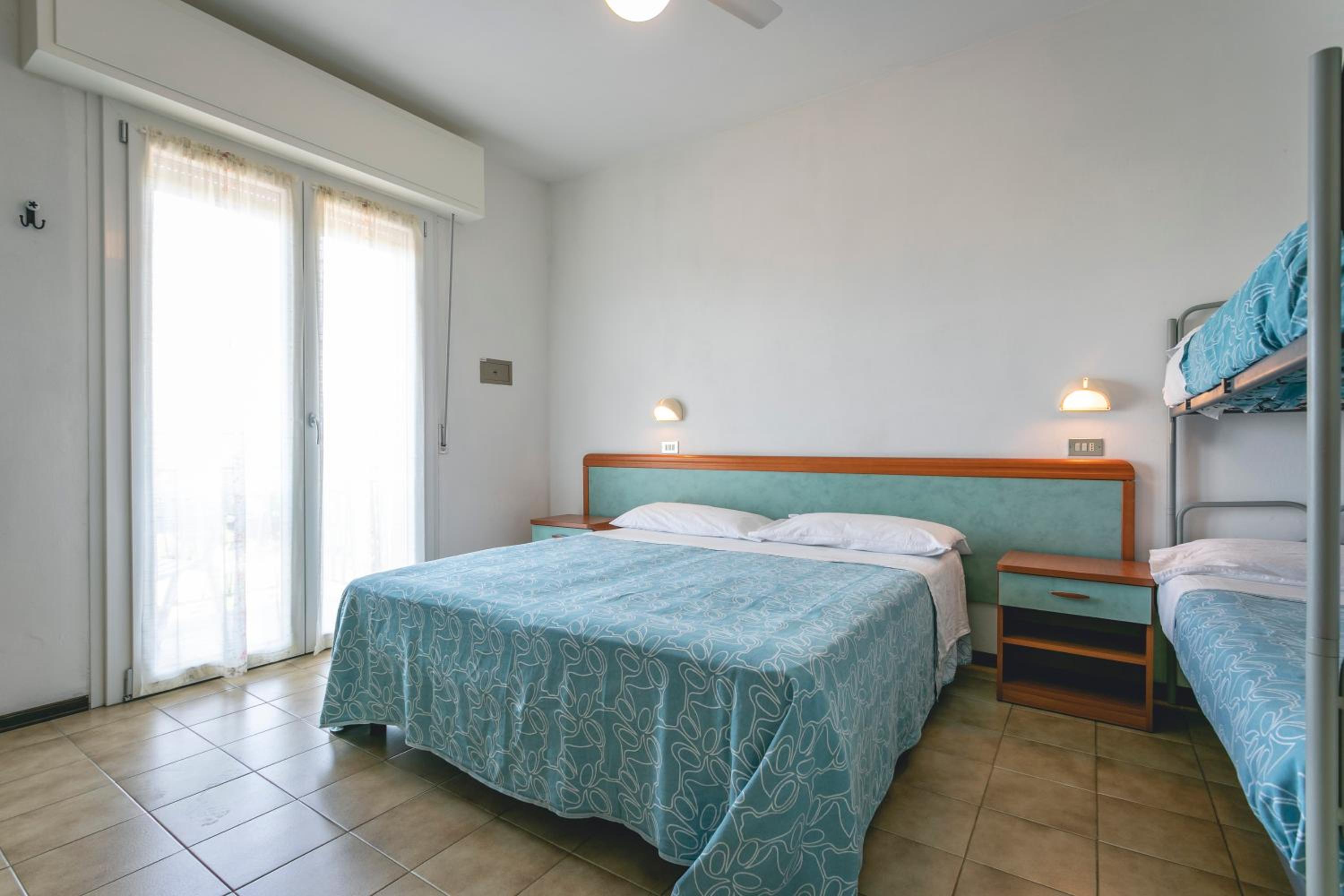 Quadruple Room with Balcony - Photo 1
