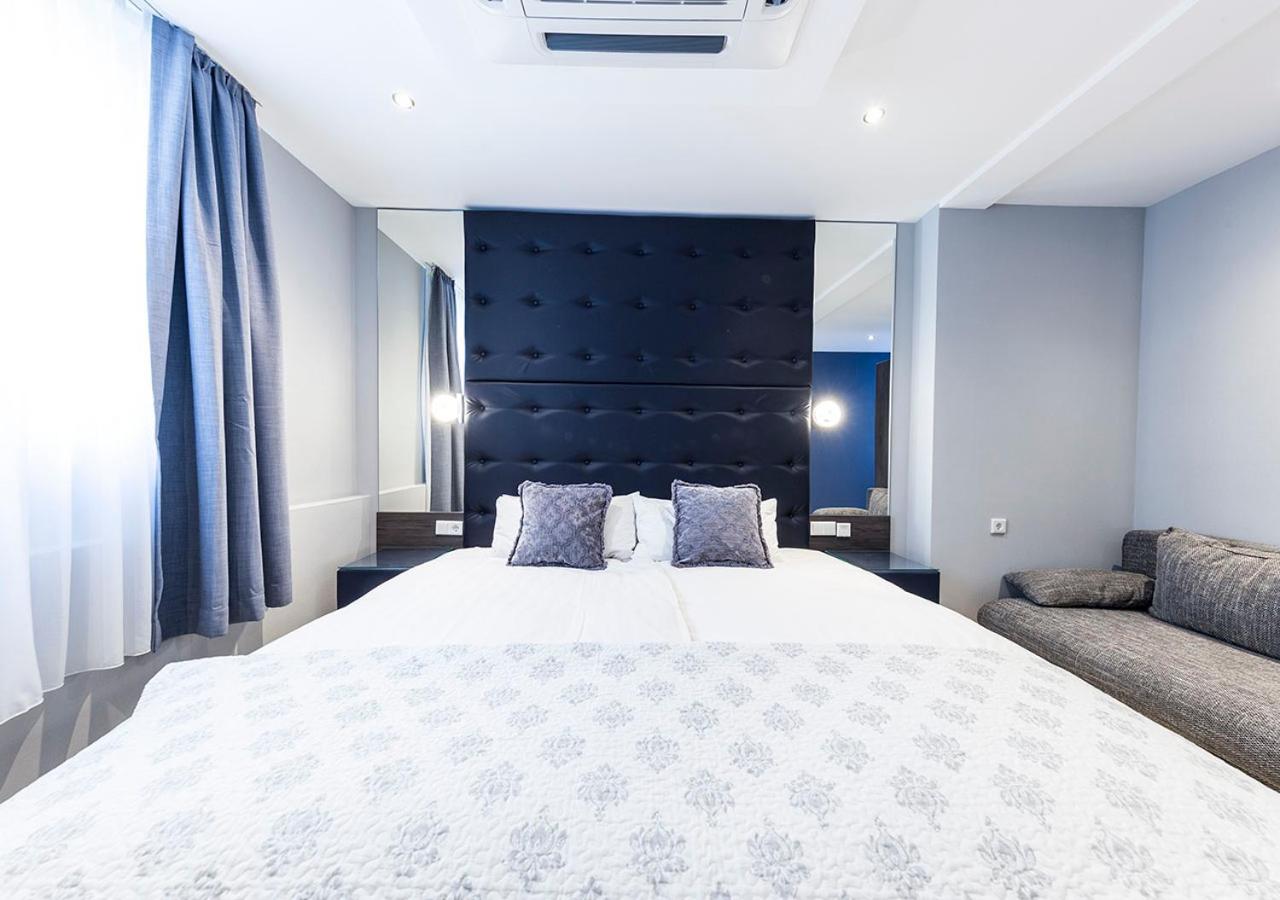 Double Room - Photo 12