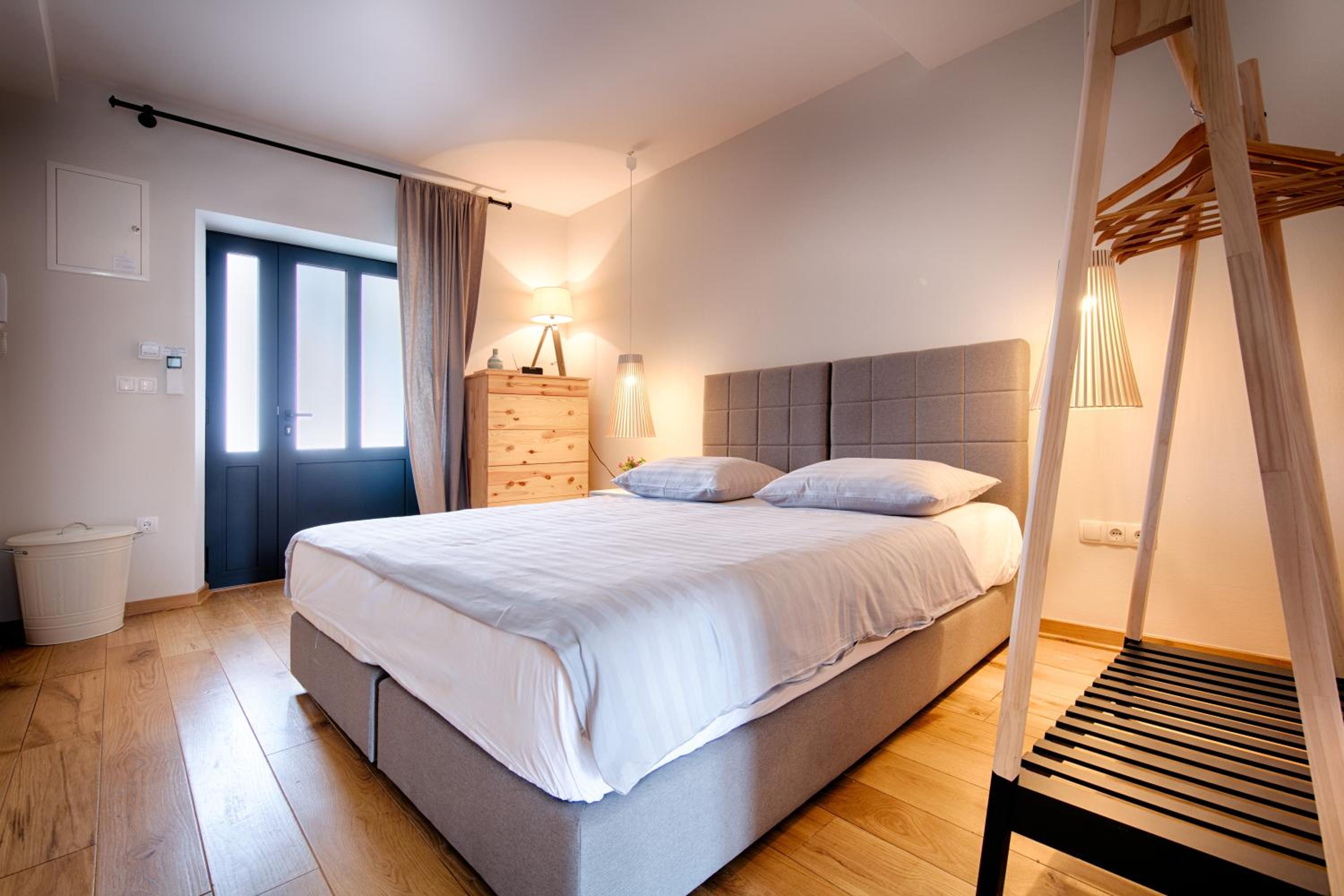 Studio Apartment photo 1