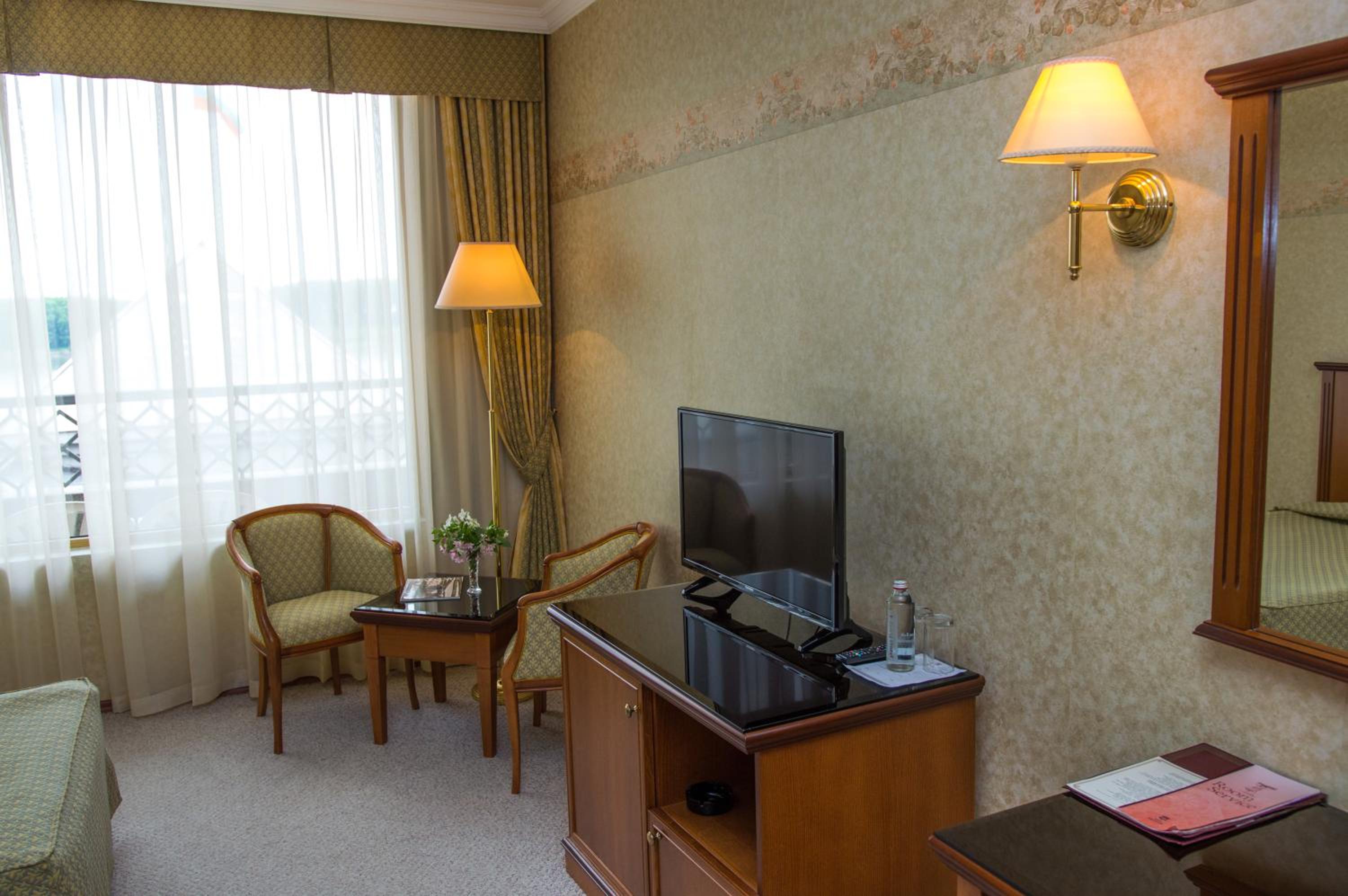 Standard Double Room - Photo 9