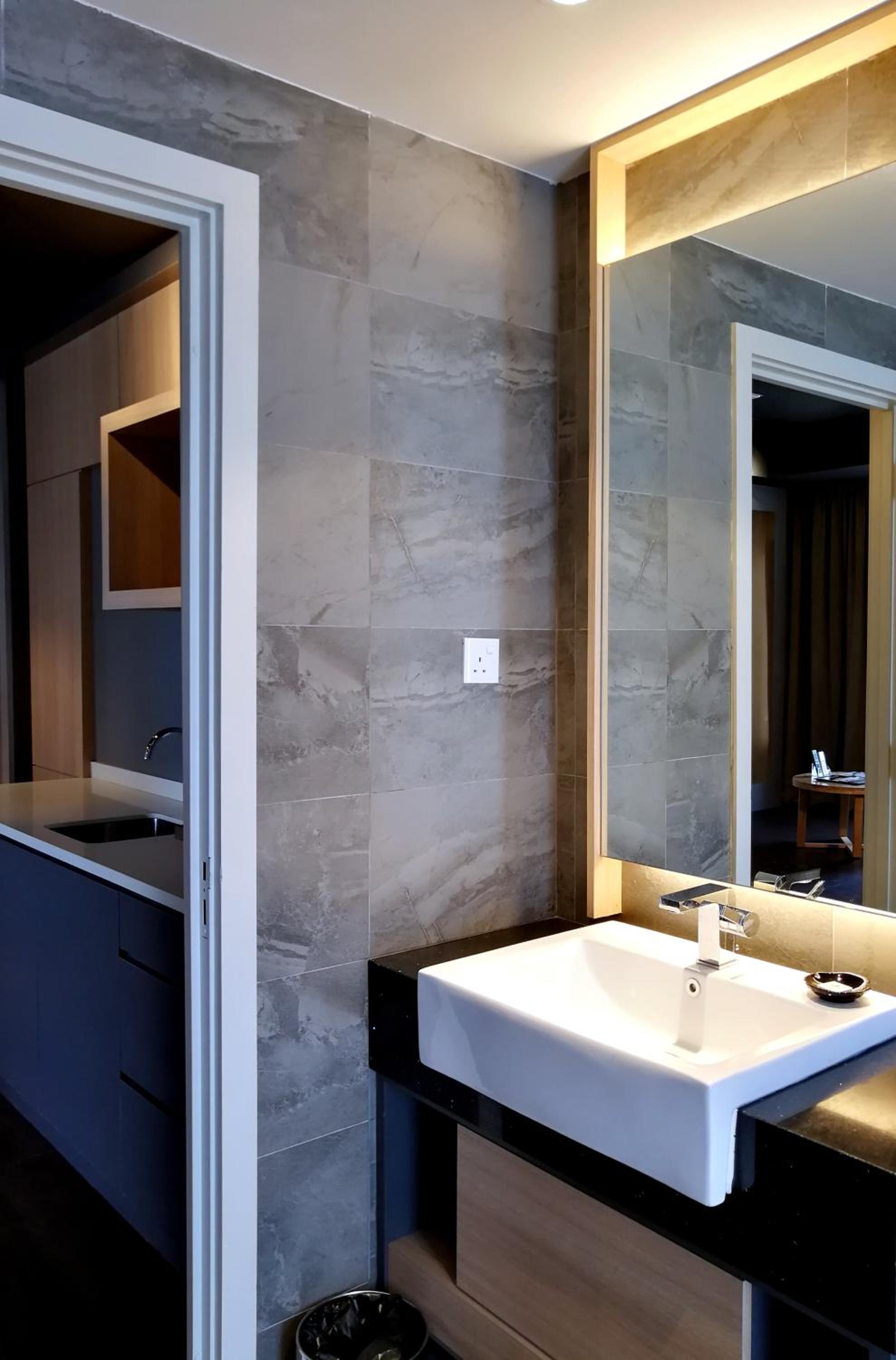 The Deluxe Suite